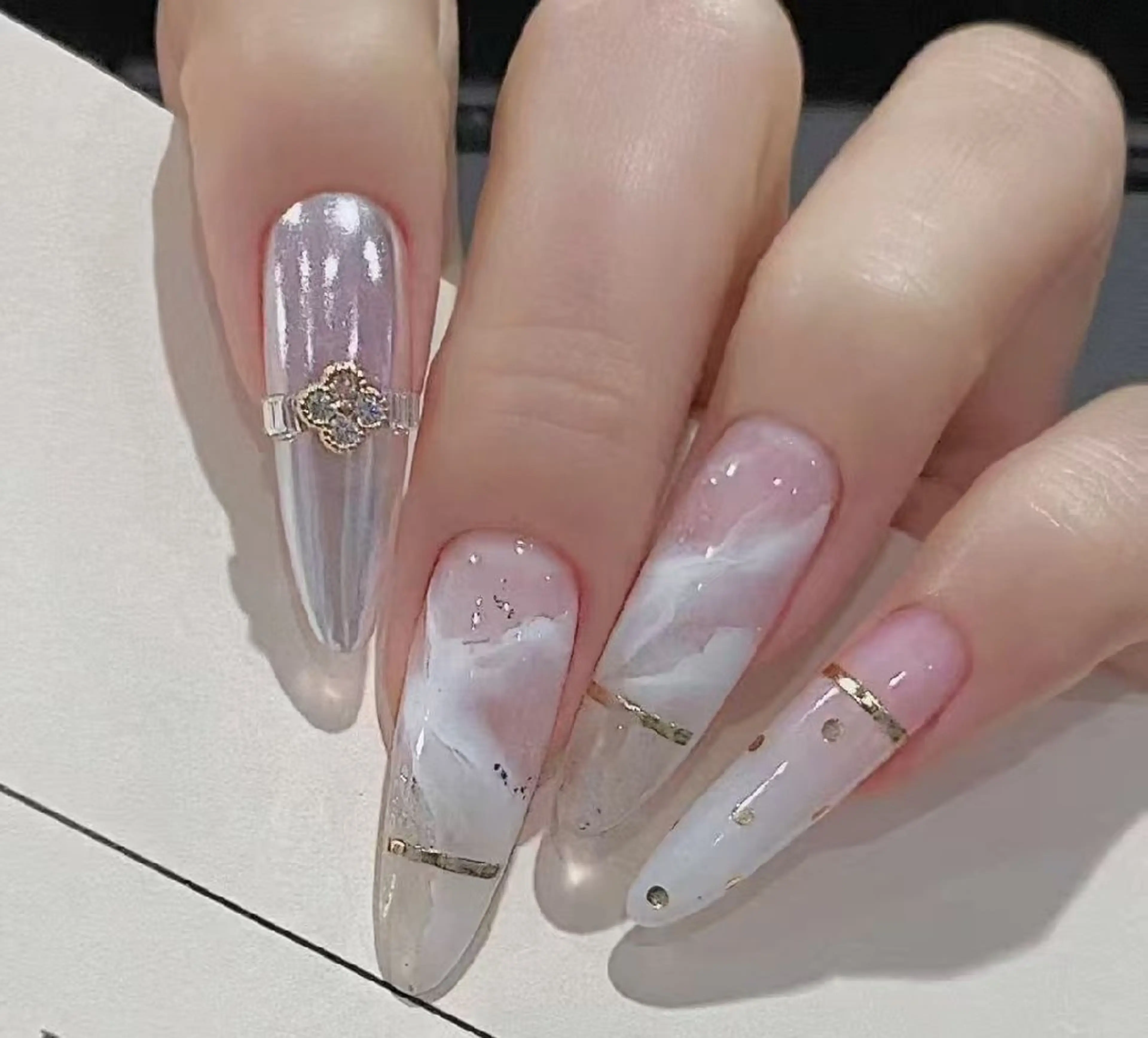 ネイル オーロラネイル フラワーネイル フットネイル フレンチネイル ジェルネイル ハンドネイル Oomiya 服部のネイルデザイン