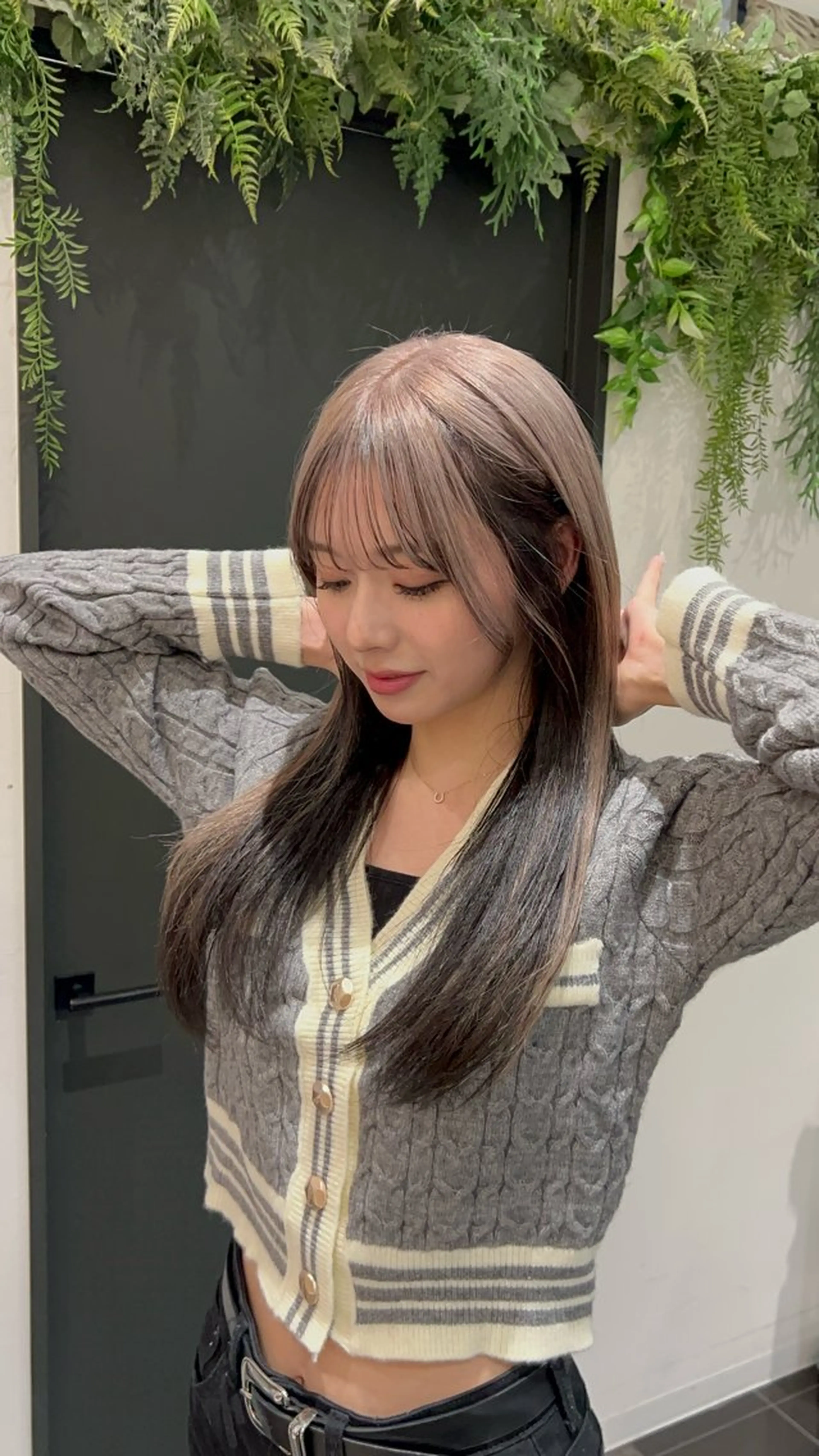 セミロング i.osaka所属・たつ/レイヤーカット 顔周り/髪質改善のヘアスタイル