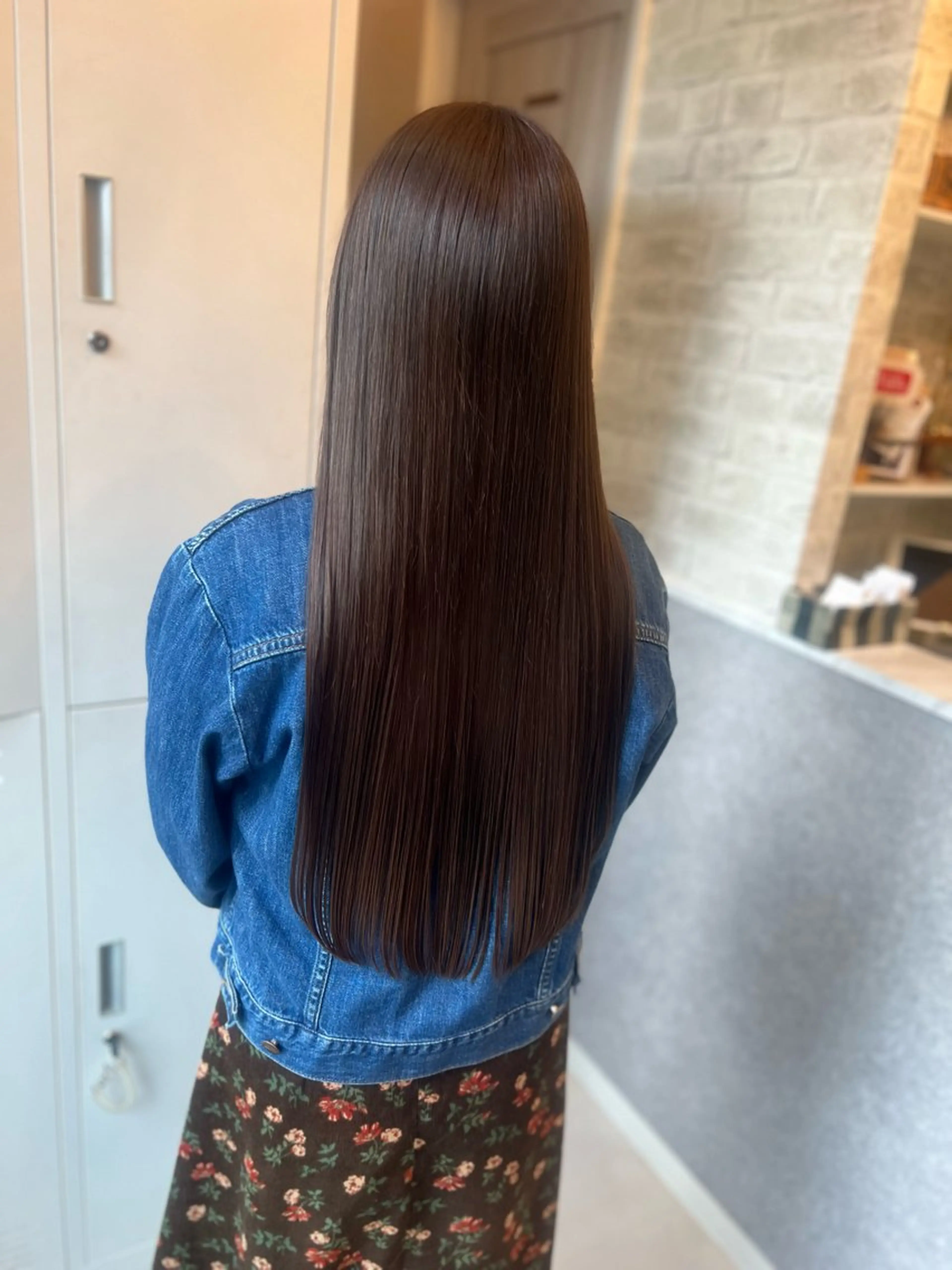 ロング カラー グレージュ ロング トリートメント 艶グレージュカラー 美髪特化美容師のヘアスタイル