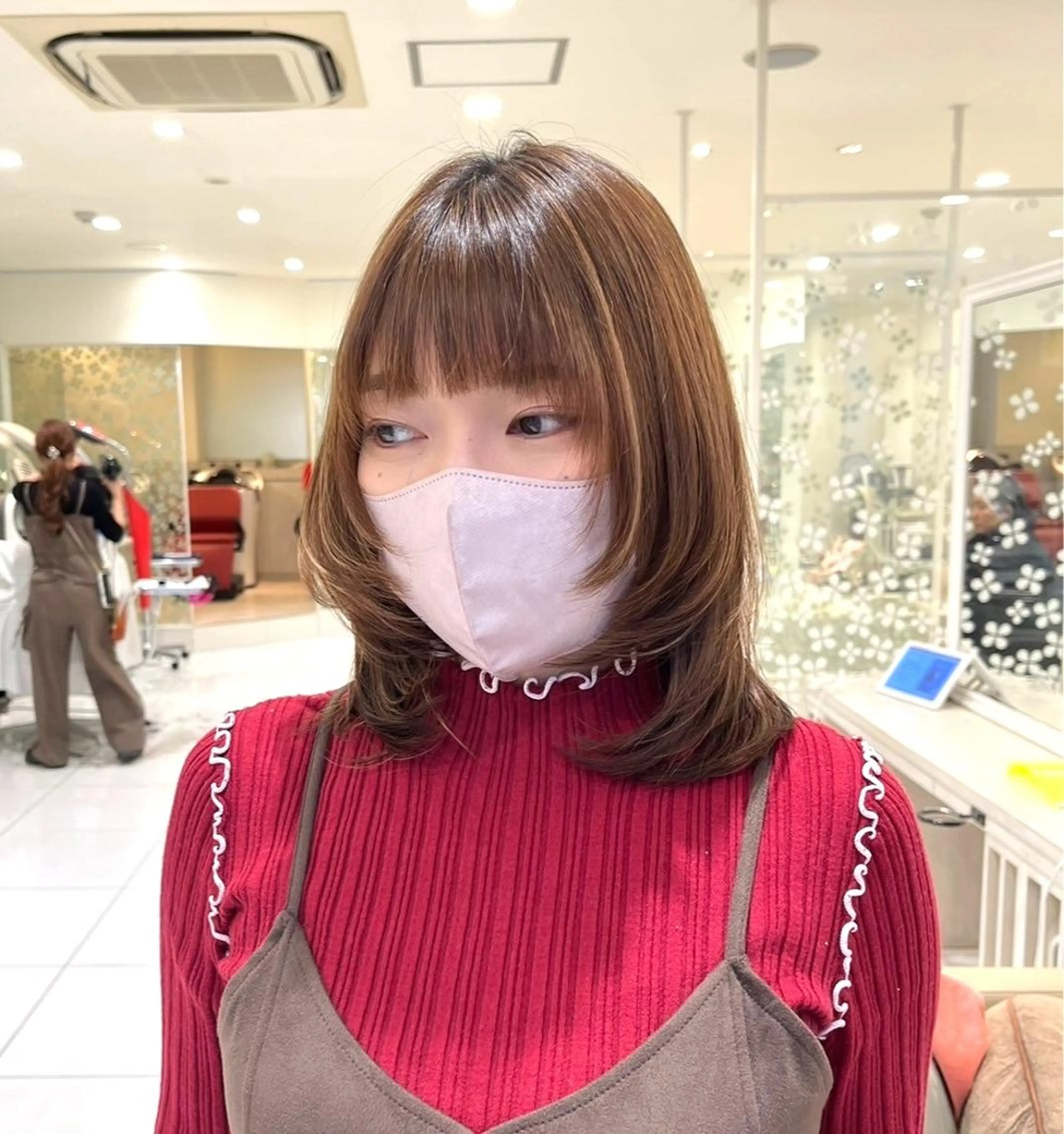 ミディアム カラー ベージュカラー 顔まわりレイヤー レイヤーカット 縮毛矯正 ヘアケアサロン MAIN[メイン]のヘアスタイル