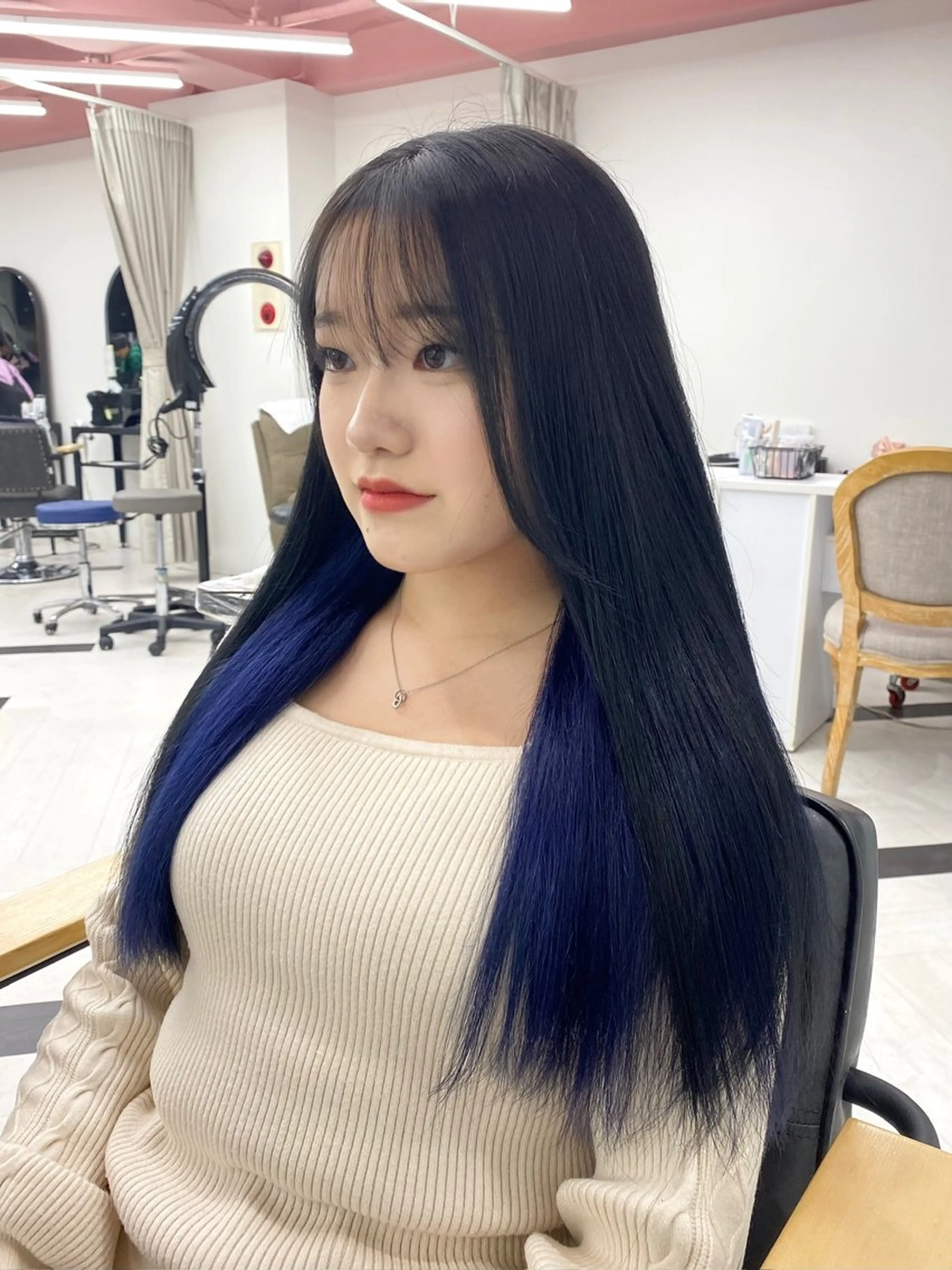 ロング カラー ブリーチ ケアブリーチ 透明感カラー ハイトーンカラー 韓国風カラー emu所属・けいこ🍊ニュアンス ネイル/個性派ネイルのネイルデザイン