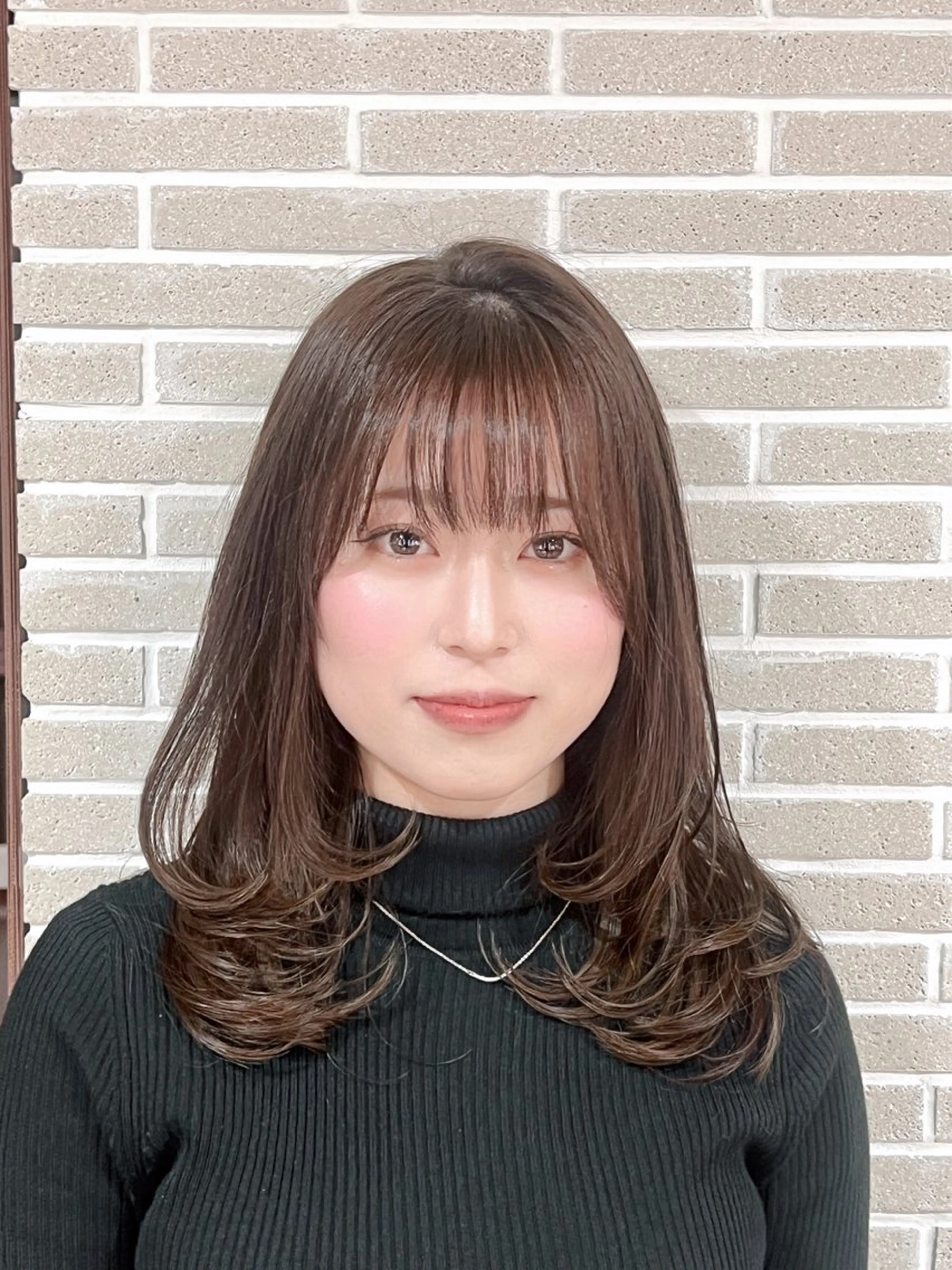 ミディアム ナチュラル/インナー /牧野 佑菜のヘアスタイル