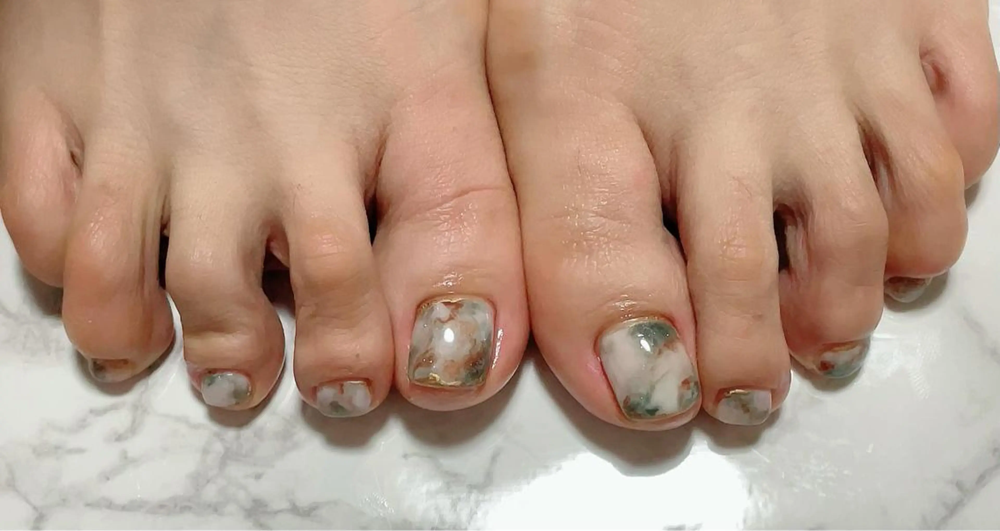 ネイル フットネイル ジェルネイル atelier chic+所属・atelier chic+のネイルデザイン