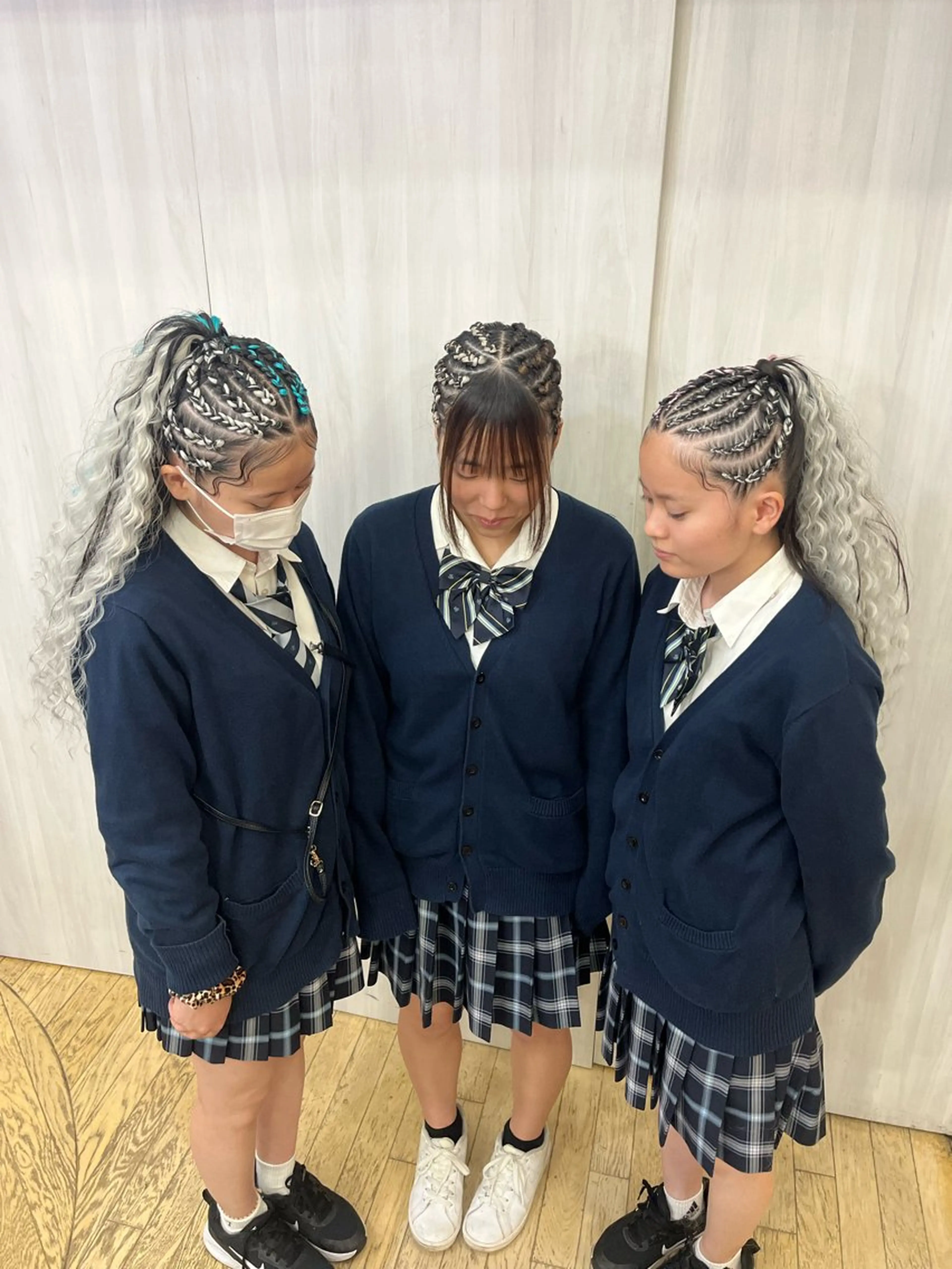 ヘアアレンジ ヘアセット デザインカラー/ ブリーチ/コーンロウのヘアスタイル