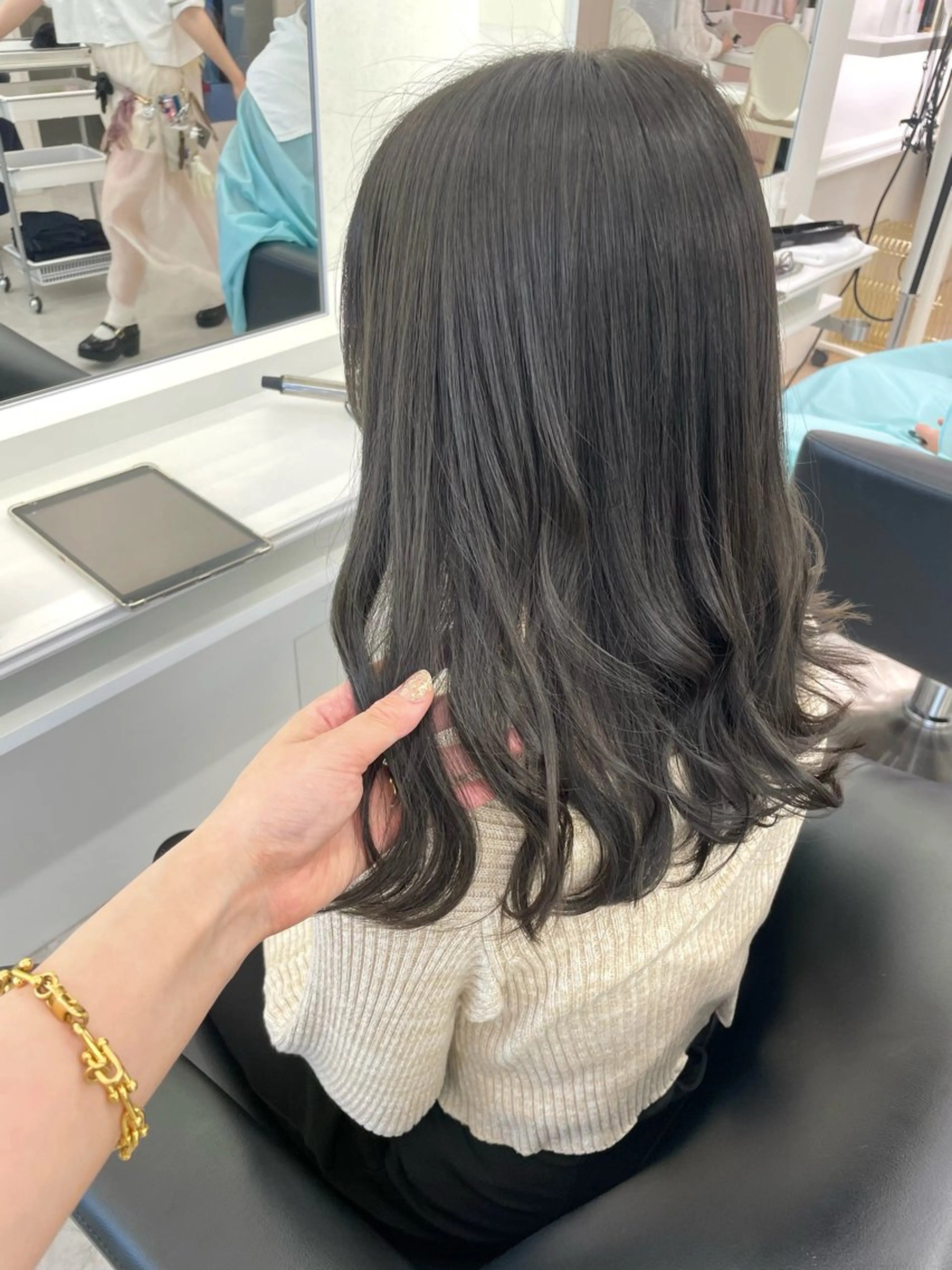 セミロング カラー ヘアカラー ParveMix いしいまお🌼のヘアスタイル