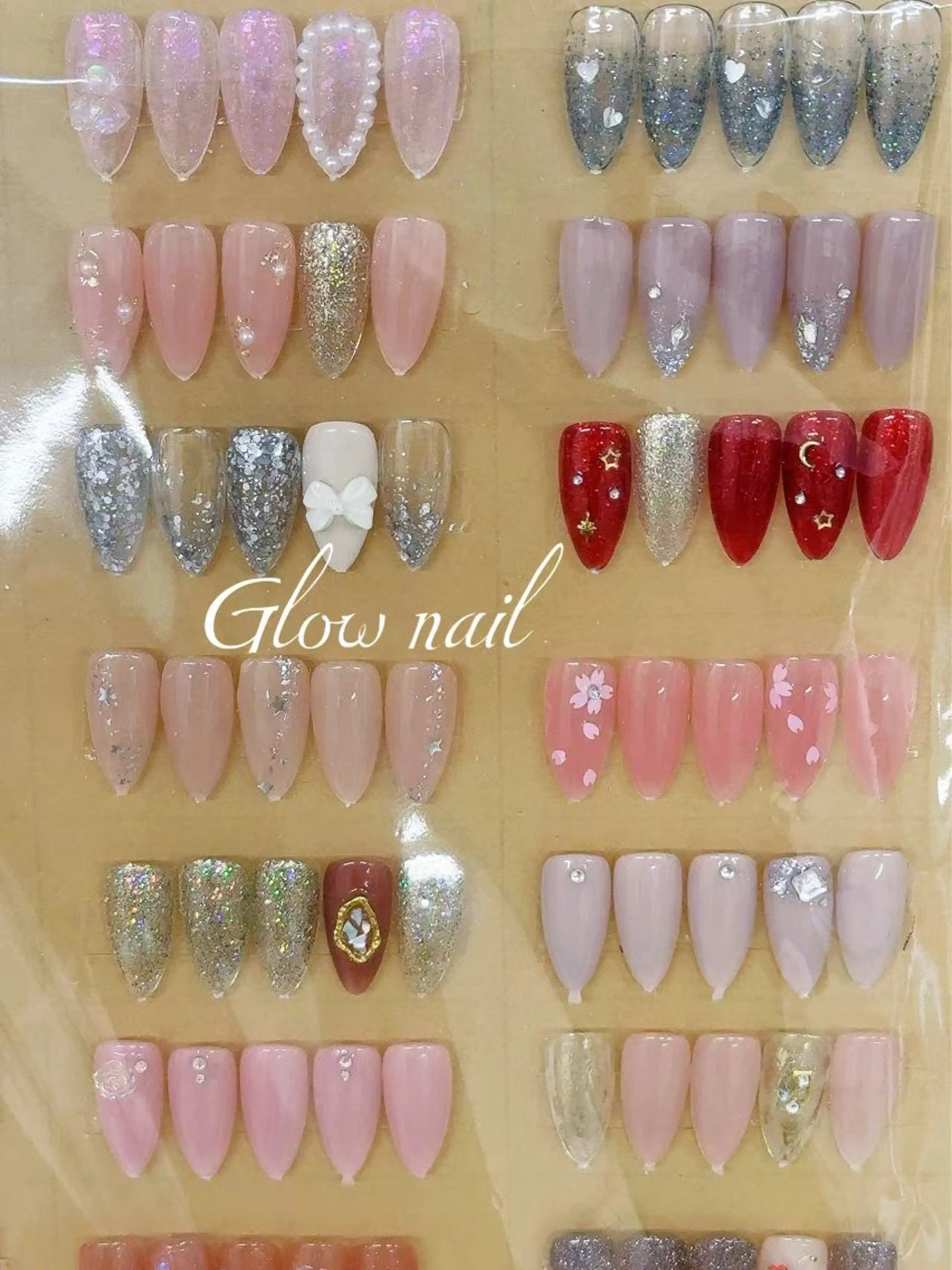 ネイル ハンドネイル グロー ネイルのネイルデザイン