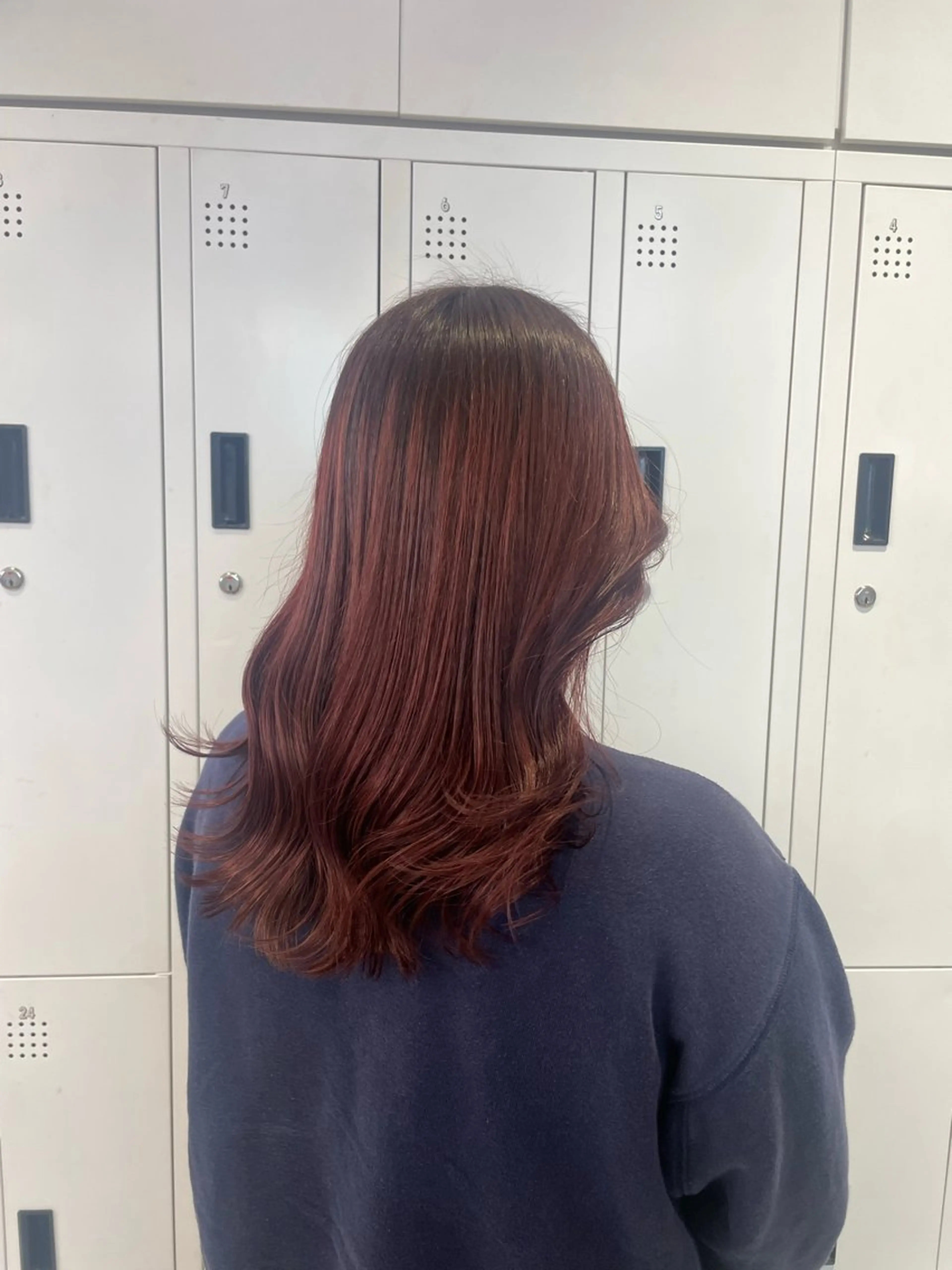 ミディアム カラー ヘアカラー 🌟暖色系ハイトーン 🌟AIのヘアスタイル