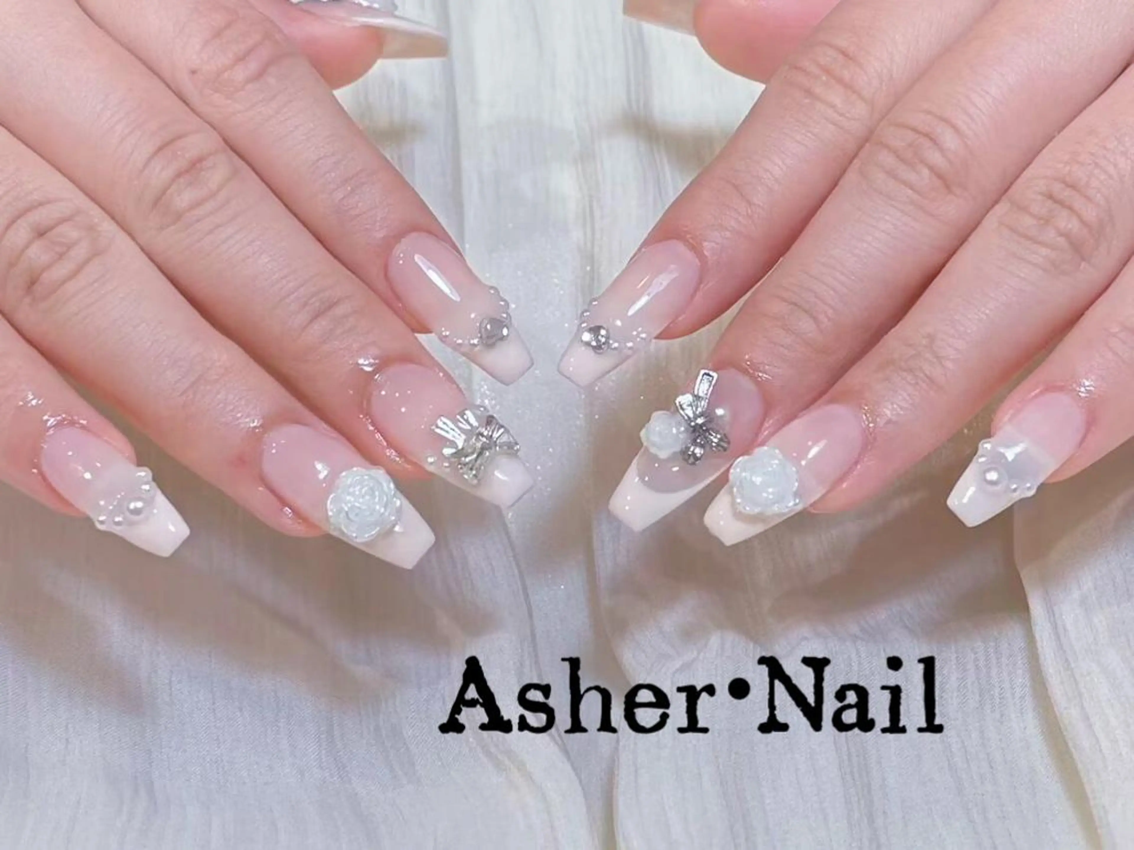 ネイル キラキラネイル 韓国ネイル マグネットネイル マットネイル 持ち込み ハンドネイル ハンドケア Mio ⛱のネイルデザイン