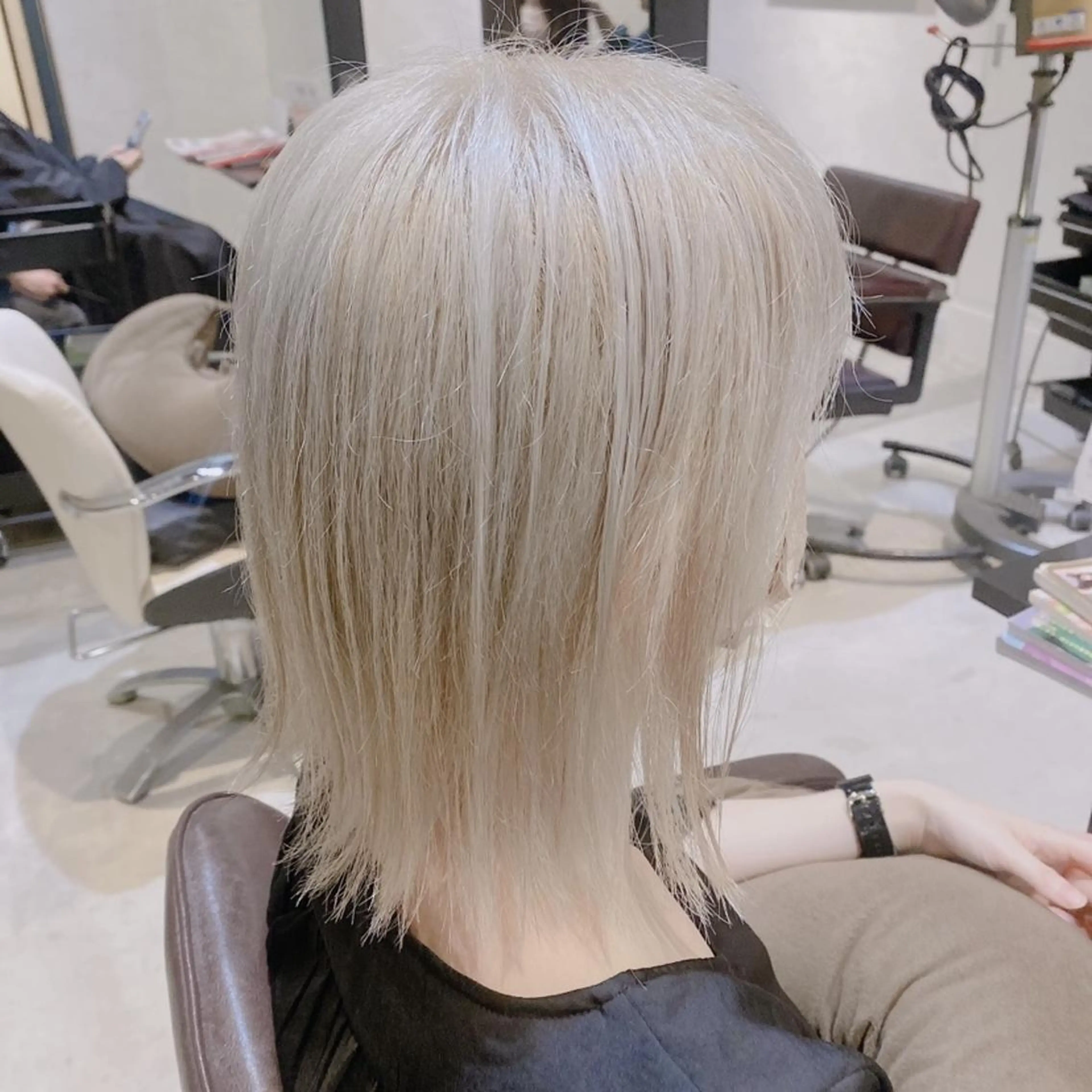 カラー SAKA GUCHIのヘアスタイル