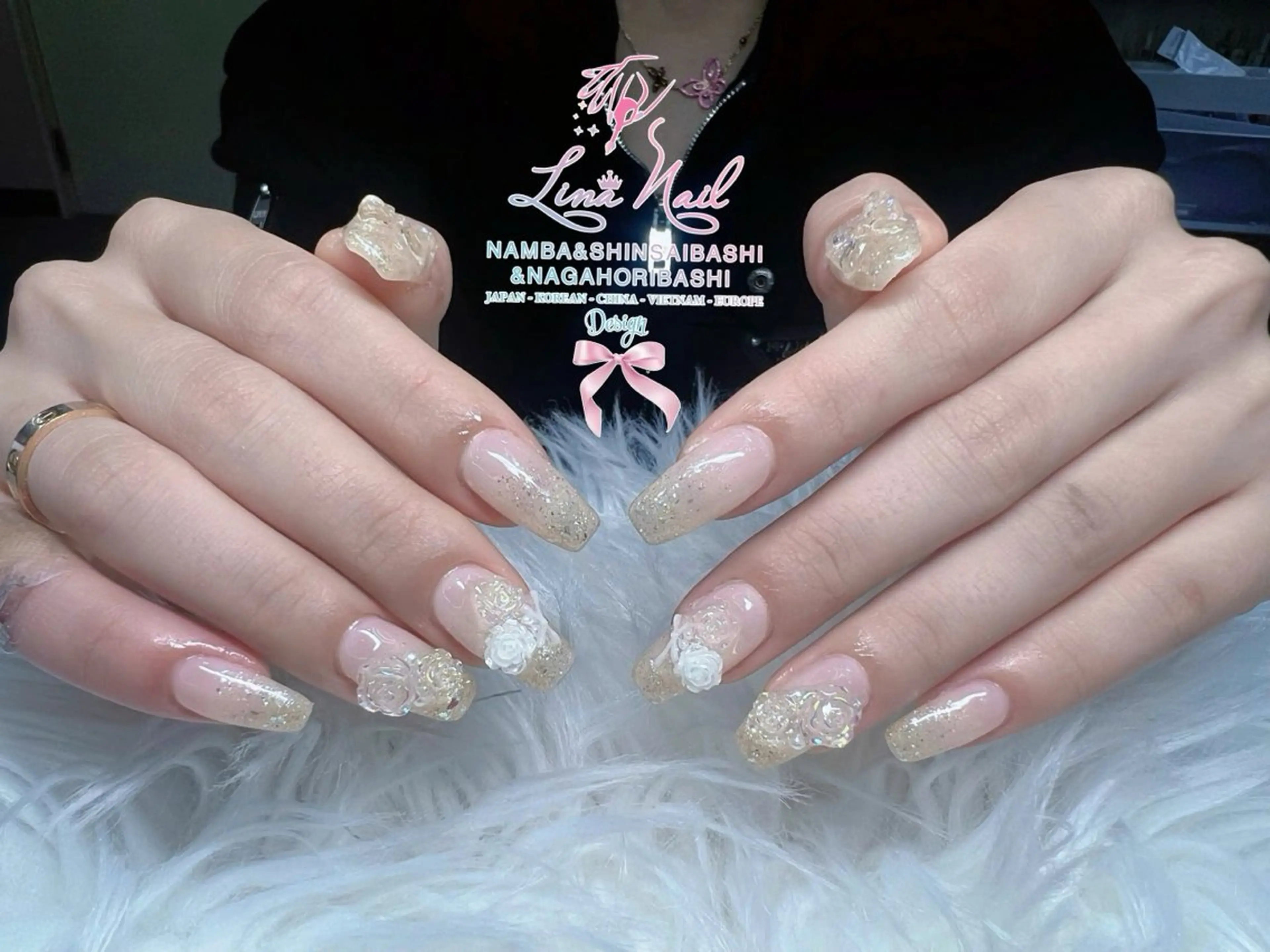 ショート 韓国風ヘア クリスマス ハンドネイル 79Linanailnamba所属・Linanail Nambaのネイルデザイン