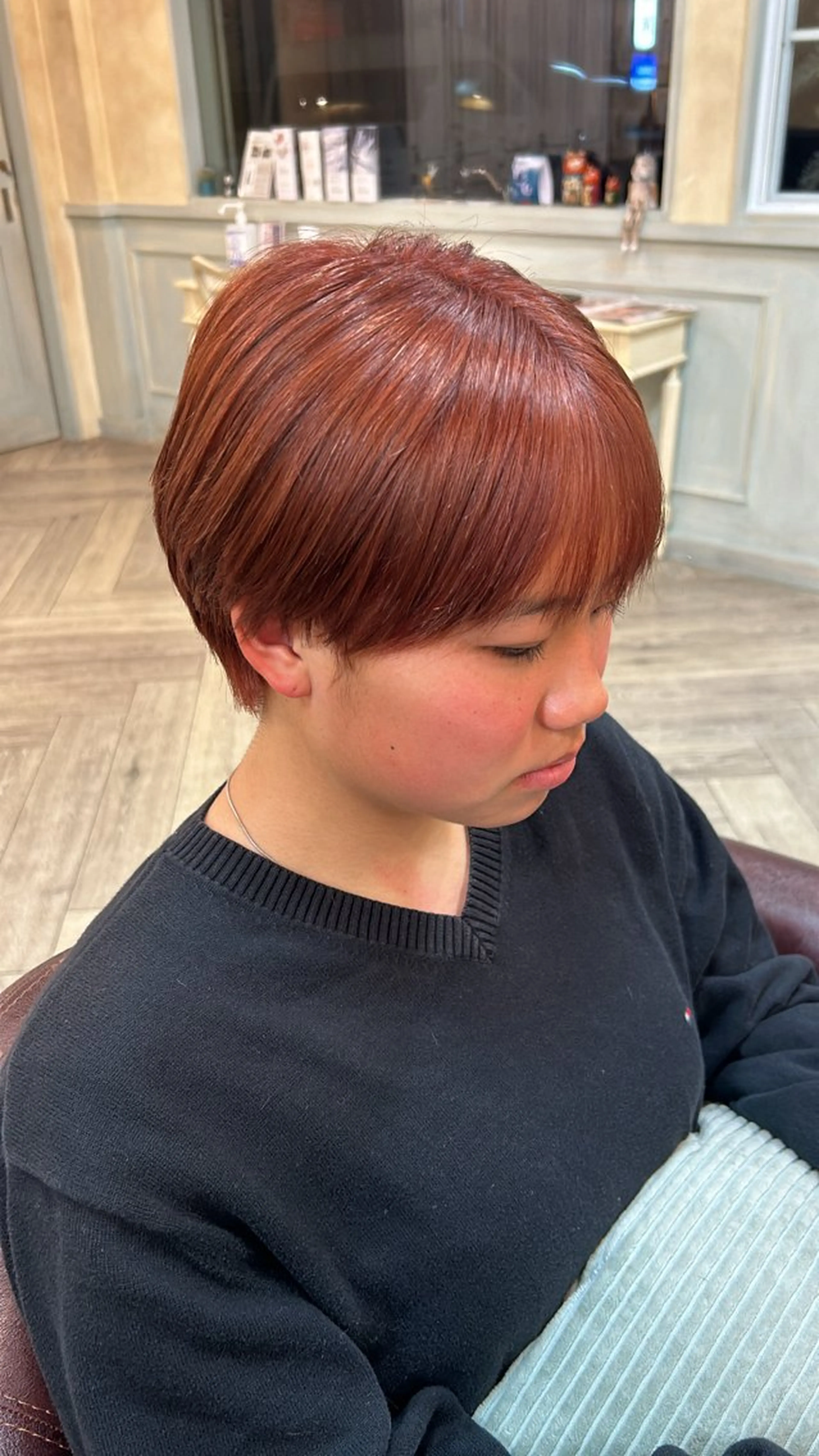 ショート カラー カット ヘアカラー トリートメント アオバ / ハイトーンカラーのヘアスタイル