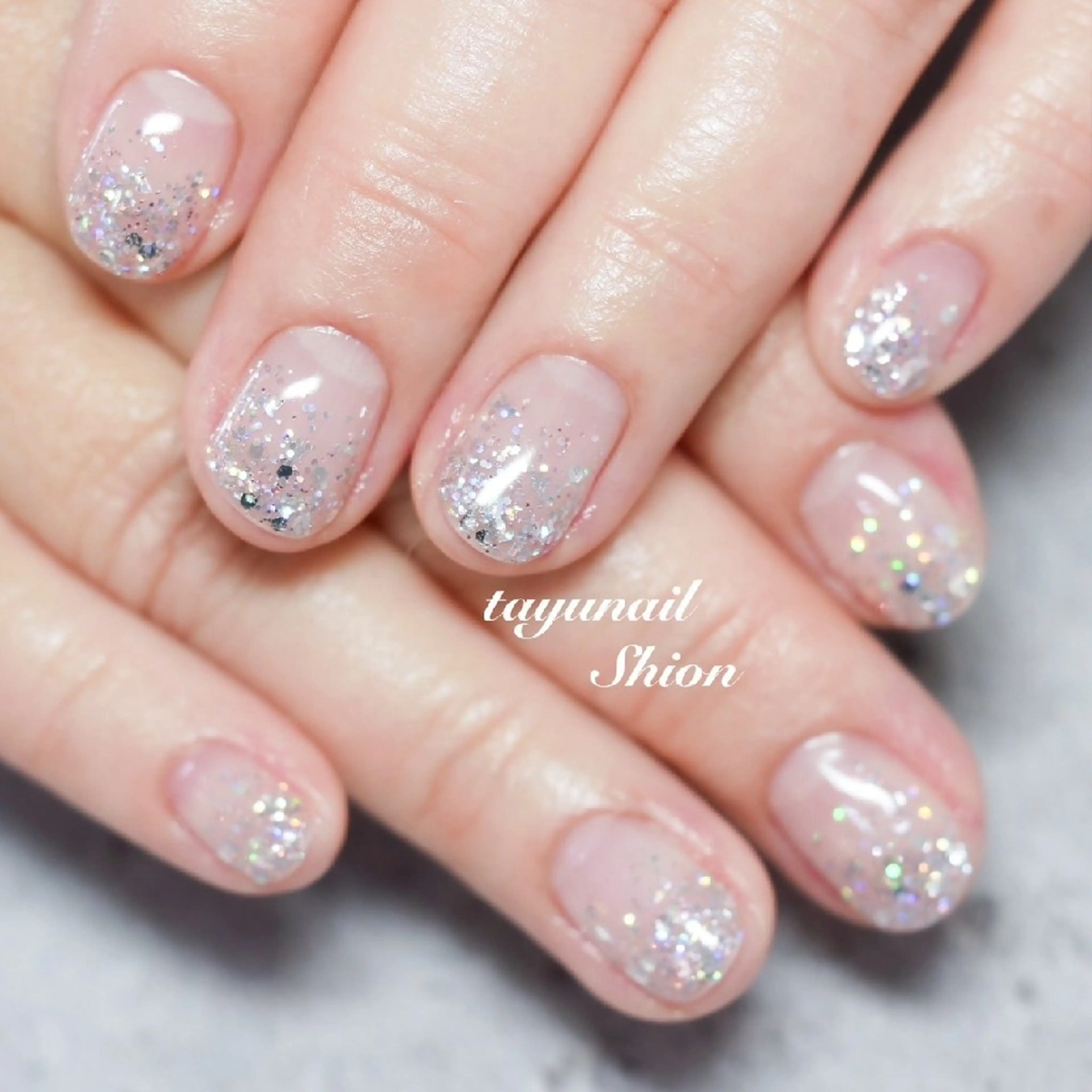 ネイル クリアネイル ジェルネイル グラデーション ラメ(グリッター) ラメグラデーション ネイルサロン・ネイルスクール　たゆnail所属・ネイルサロン 【たゆnail】のネイルデザイン