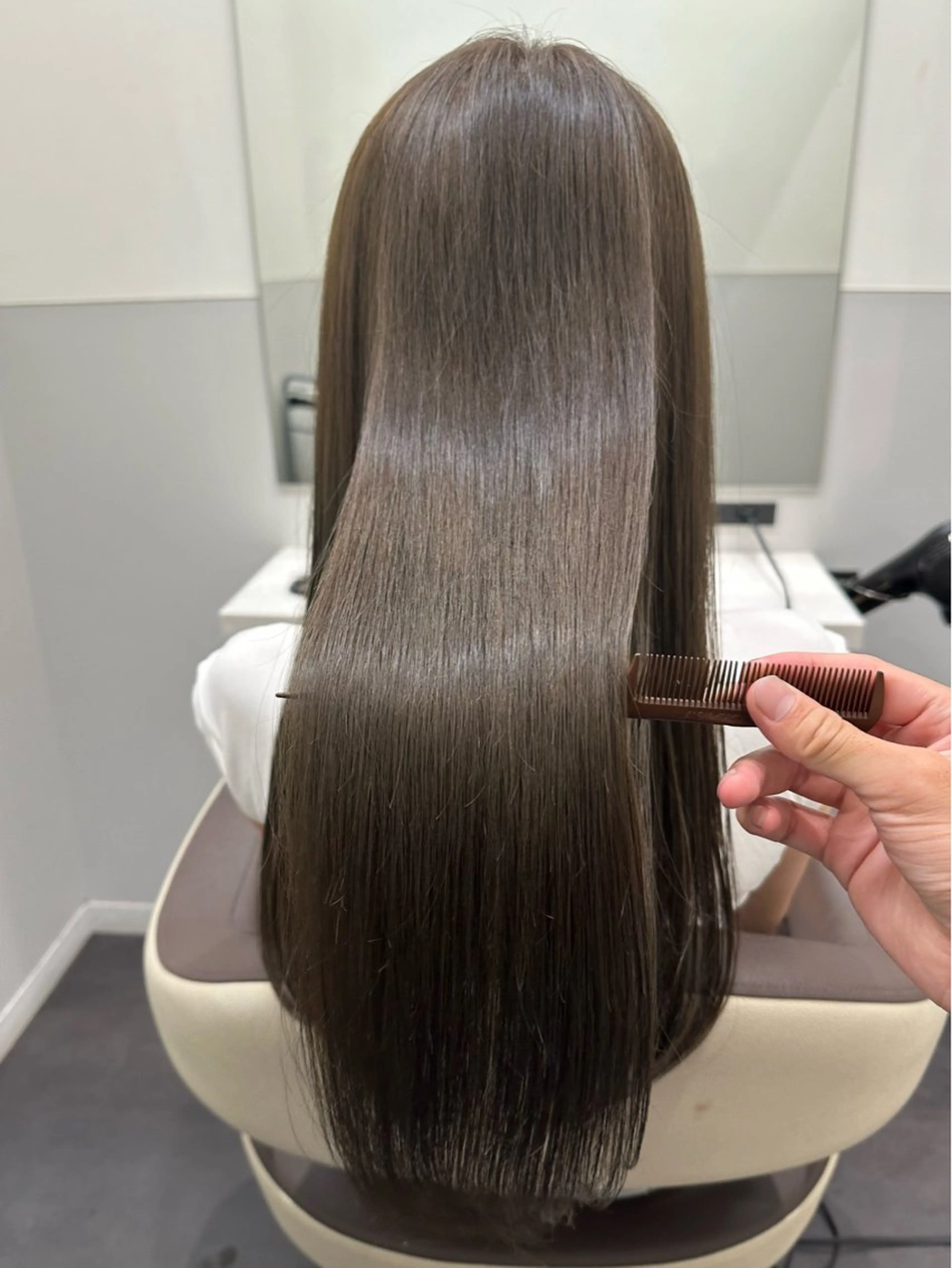 ロング カラー ブラウンカラー ケアカラー 透明感カラー グレージュ オリーブグレージュ カット ヘアカラー トリートメント 【レイヤー/韓国風 /髪質改善】RINのヘアスタイル