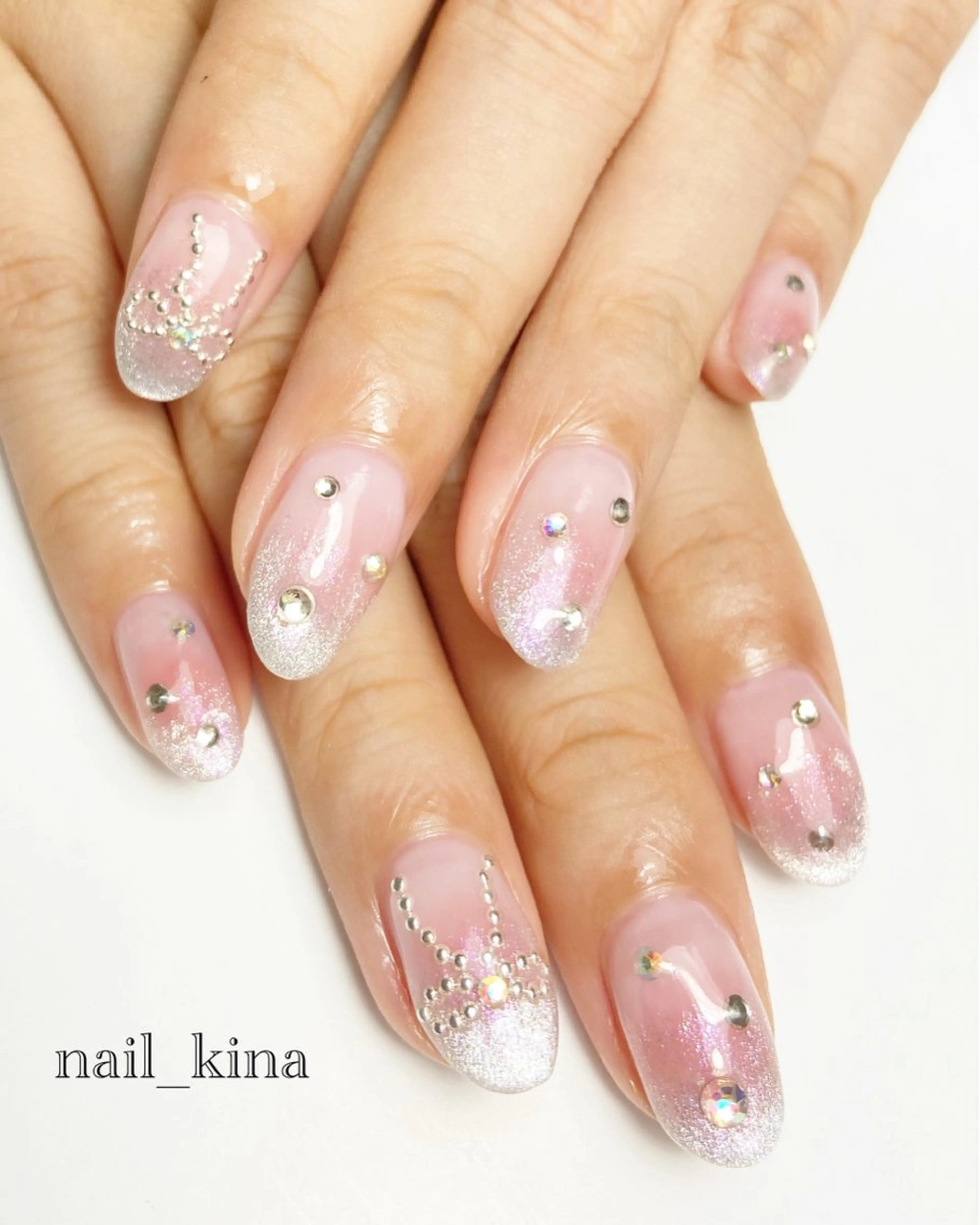 ネイル チークネイル 持ち込み リボン ワンホンネイル nail_ kinaのネイルデザイン