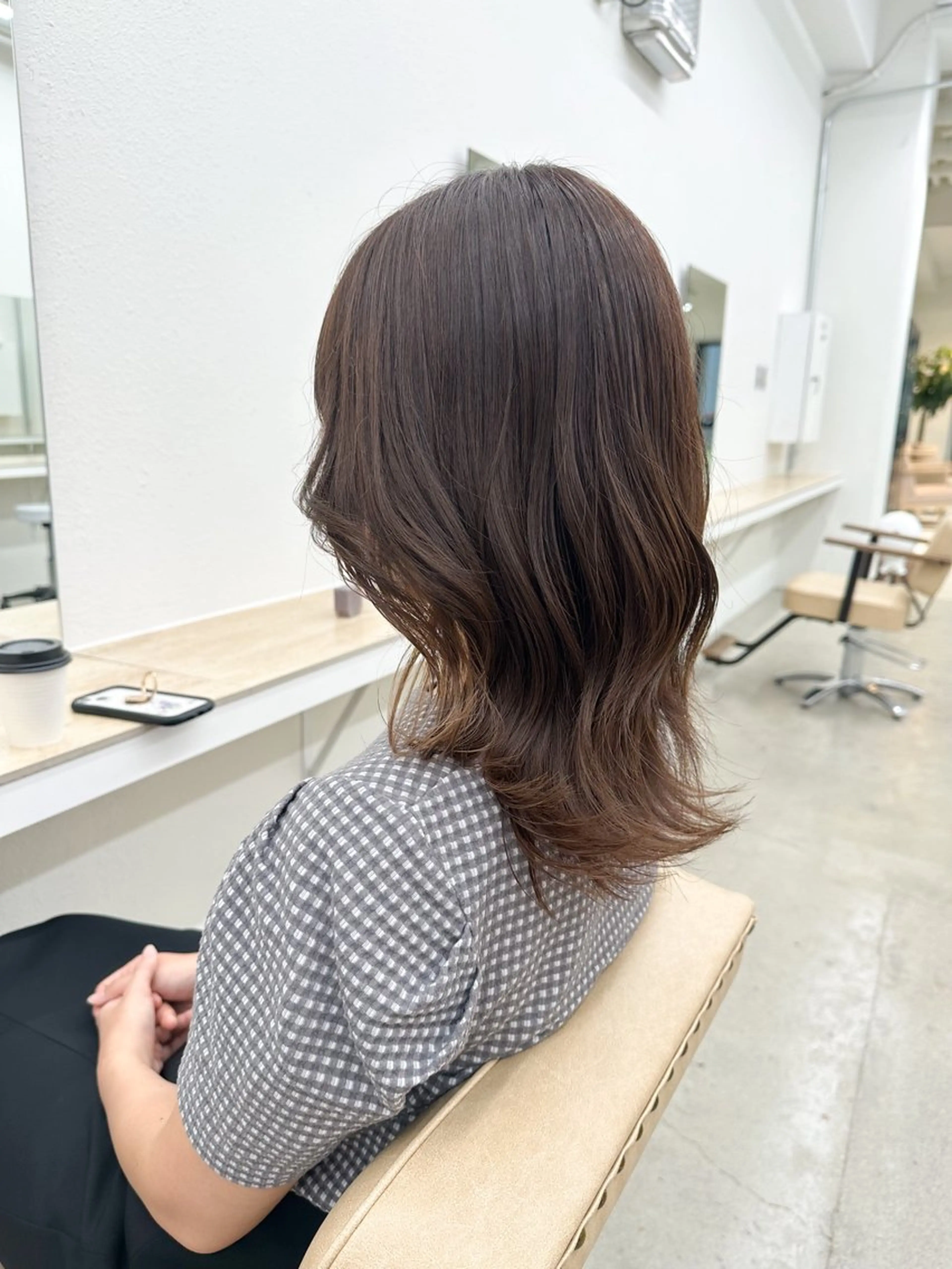 ミディアム カラー グレージュ 🌼透明感艶カラー オリーブ🌼河村咲のヘアスタイル