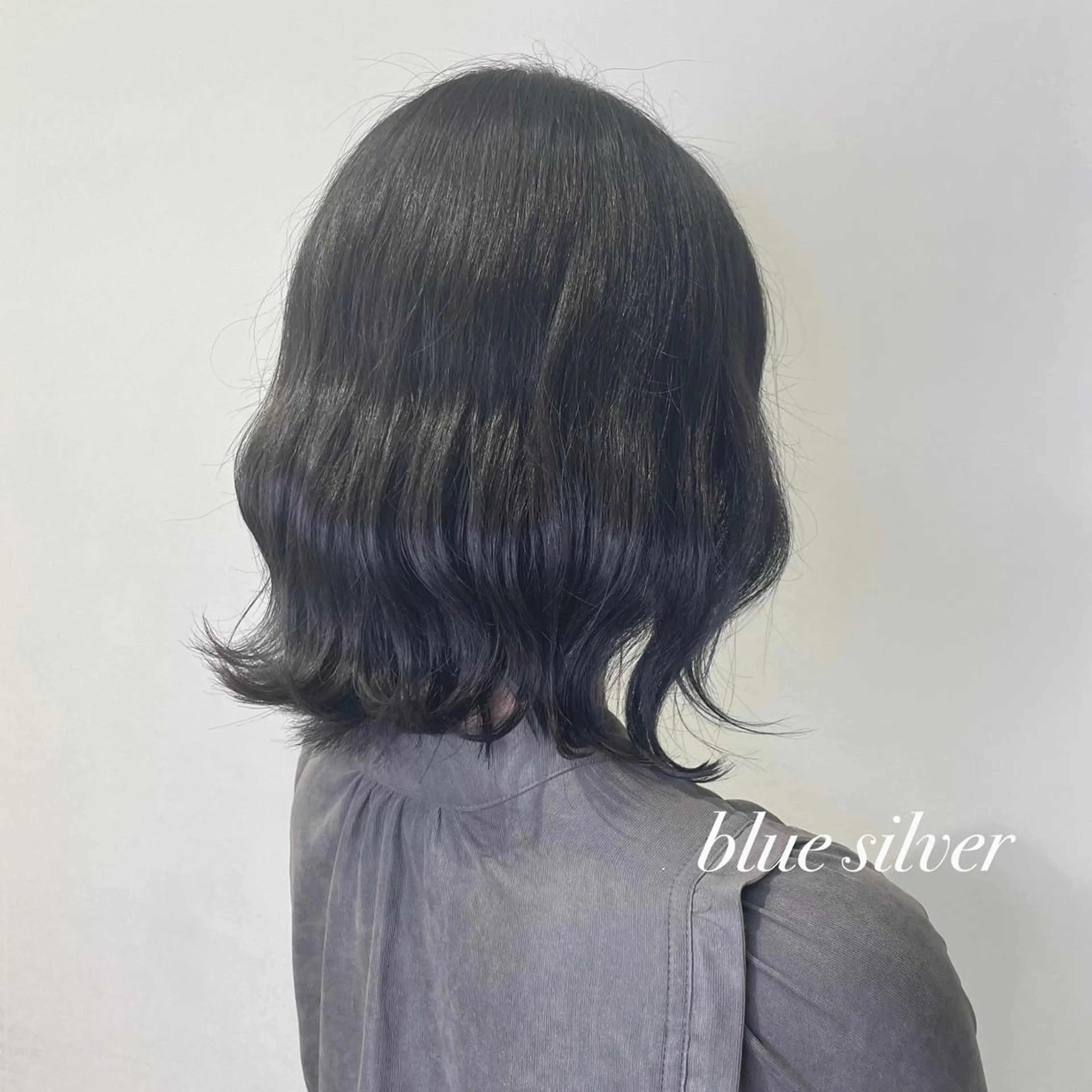 ミディアム カラー ブルーカラー シルバー 森 愛佳のその他イメージ