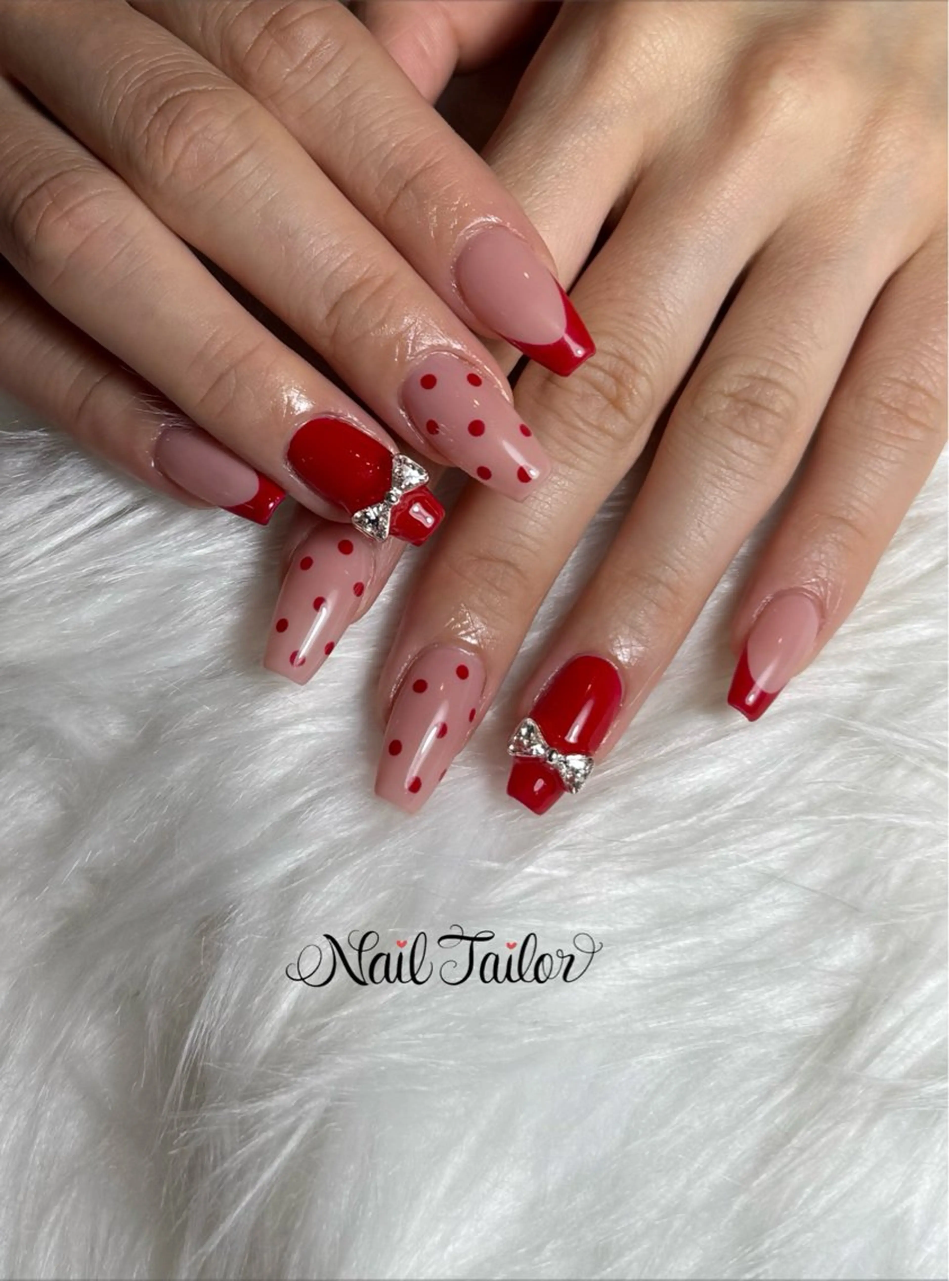 ネイル ドット フレンチネイル 赤色 リボン ハンドネイル 〜Nail Tailor〜　ネイルテイラー所属・NailTailor ネイルテイラーのネイルデザイン