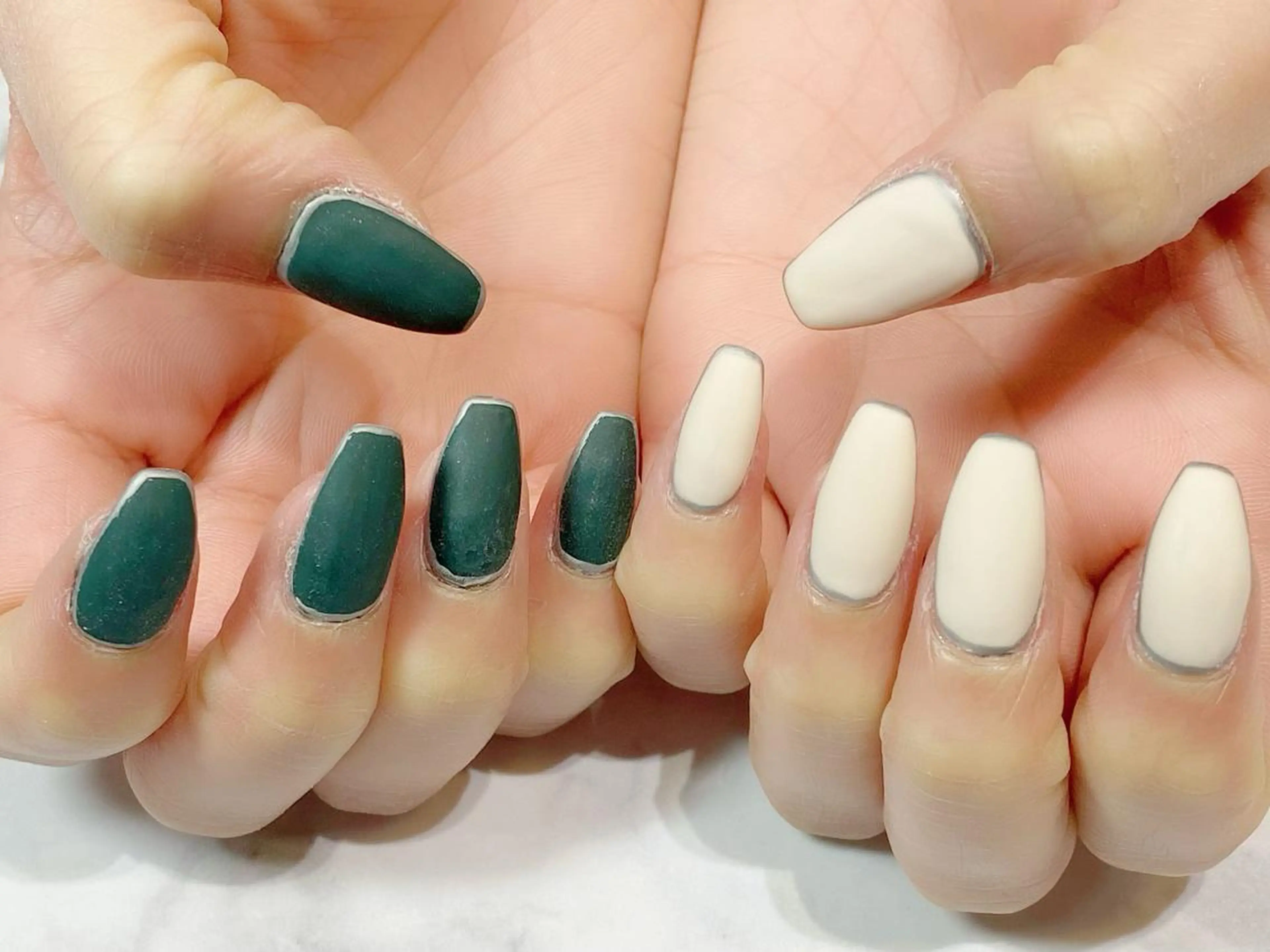 ネイル ジェルネイル YUN 💅のネイルデザイン