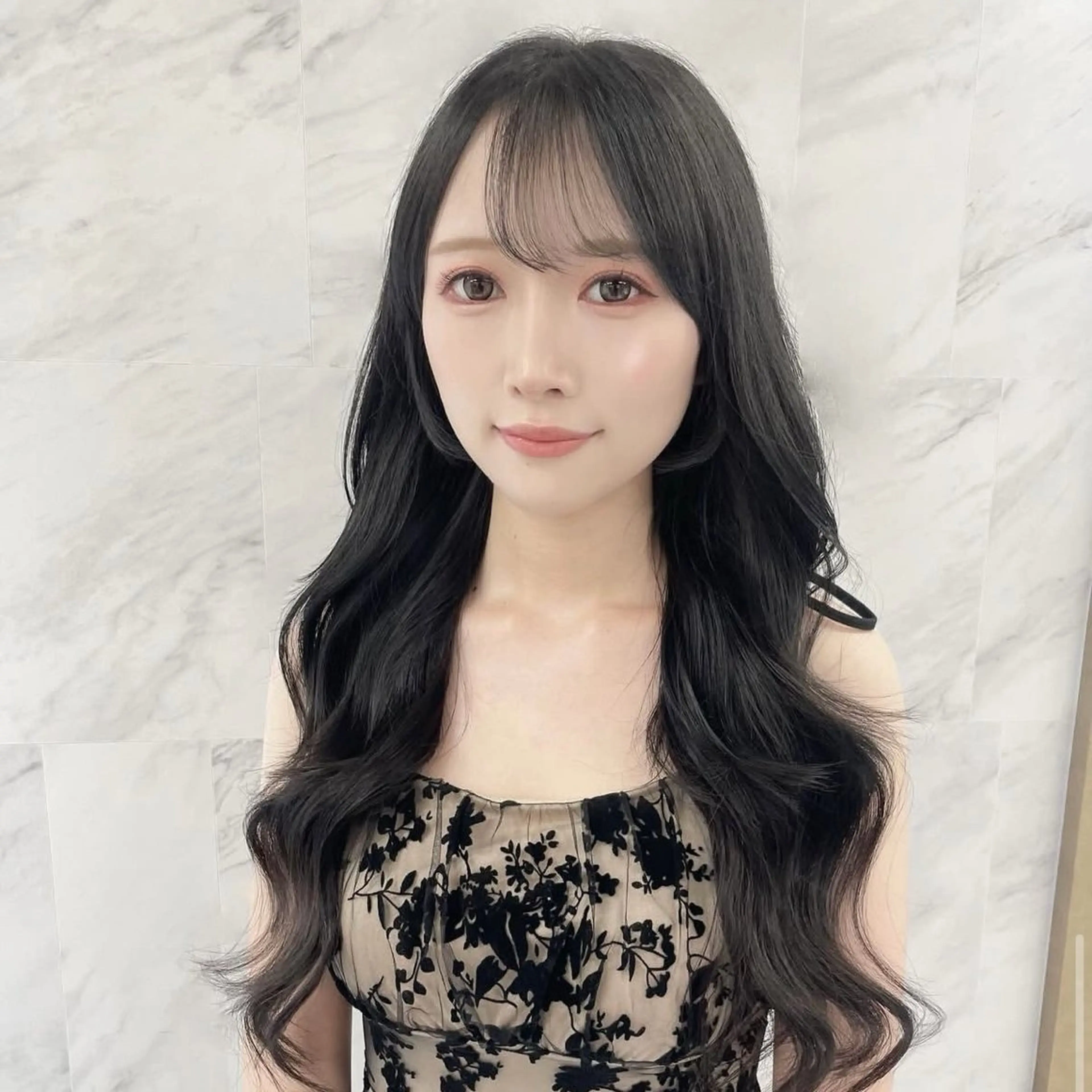 ロング カラー シールエクステ ブリーチ ケアブリーチ ダブルカラー インナーカラー カット ヘアカラー 縮毛矯正 トリートメント loa所属・🔗透明感カラー🔗 エクステ✂️はるちかのヘアスタイル