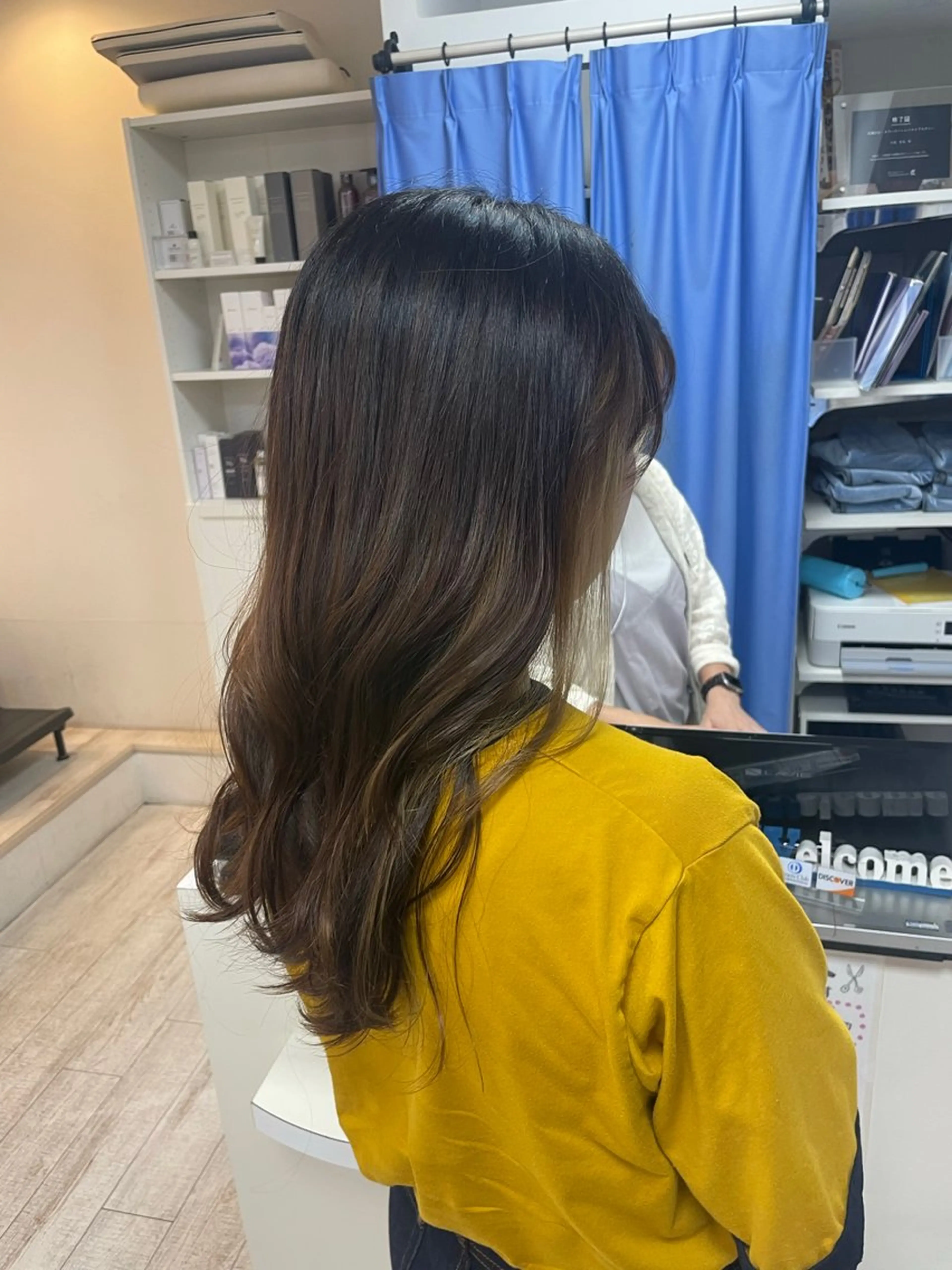 ロング カット ヘアカラー 新籾 尚哉のヘアスタイル