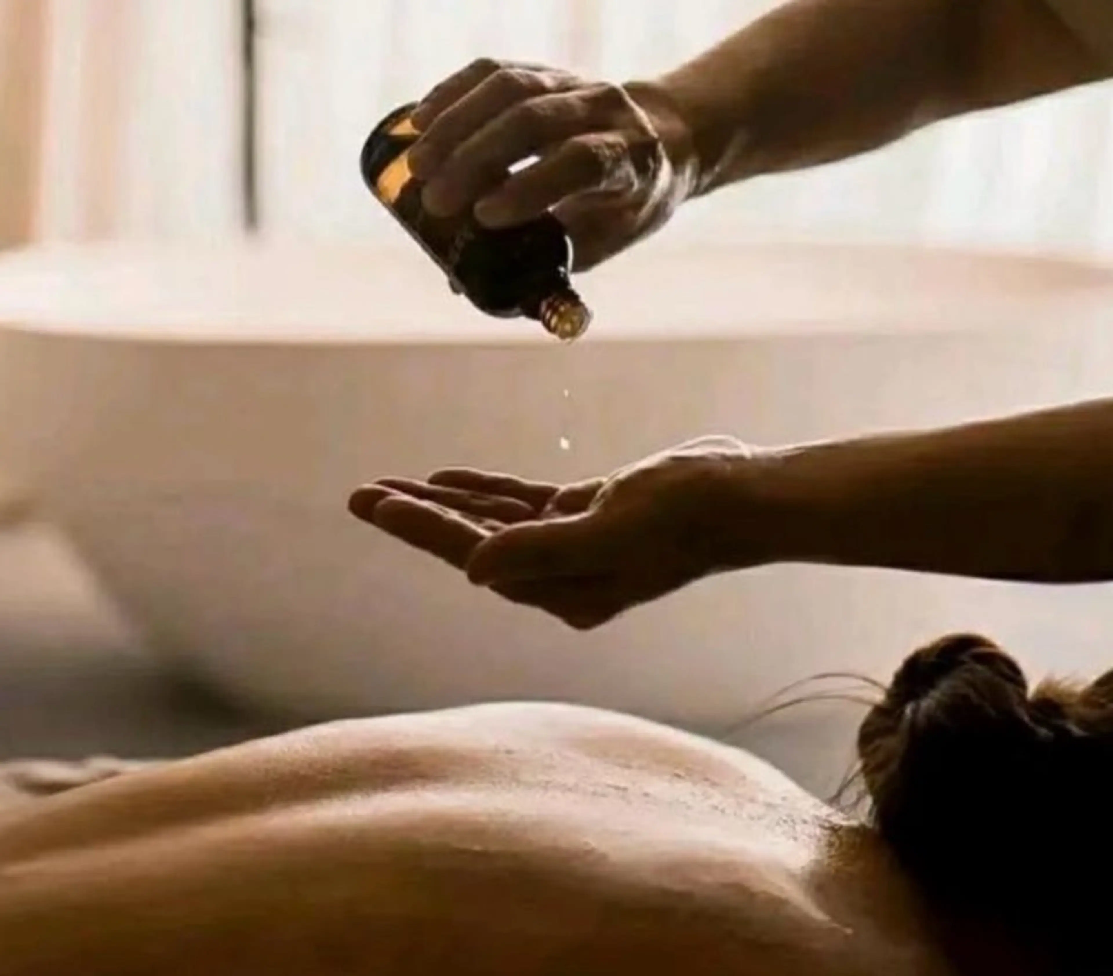 本格和漢オイルリンパデトックスマッサージ100分9800円の写真