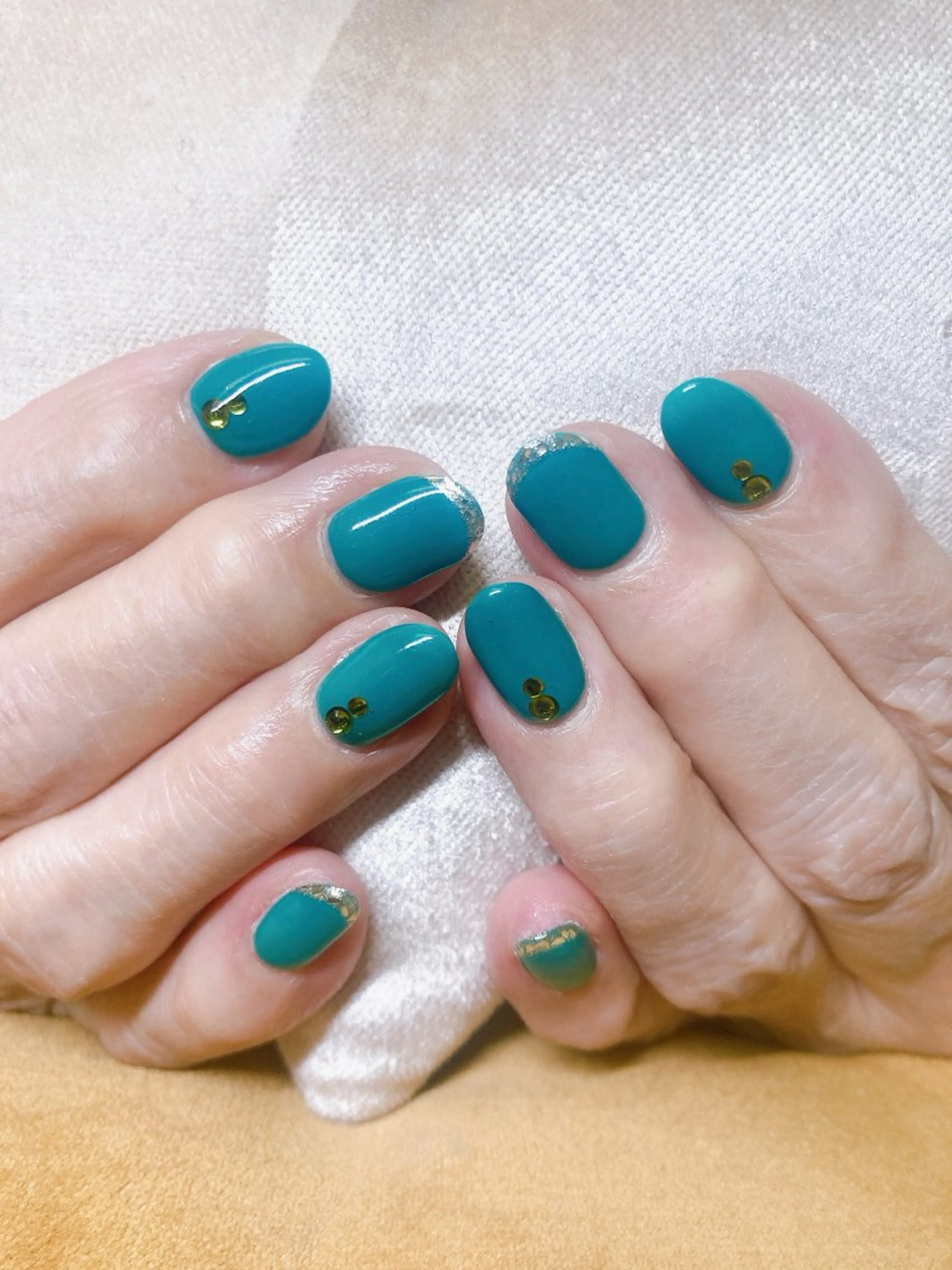 ネイル ECLAT エクラ所属・寺山 千鶴のネイルデザイン