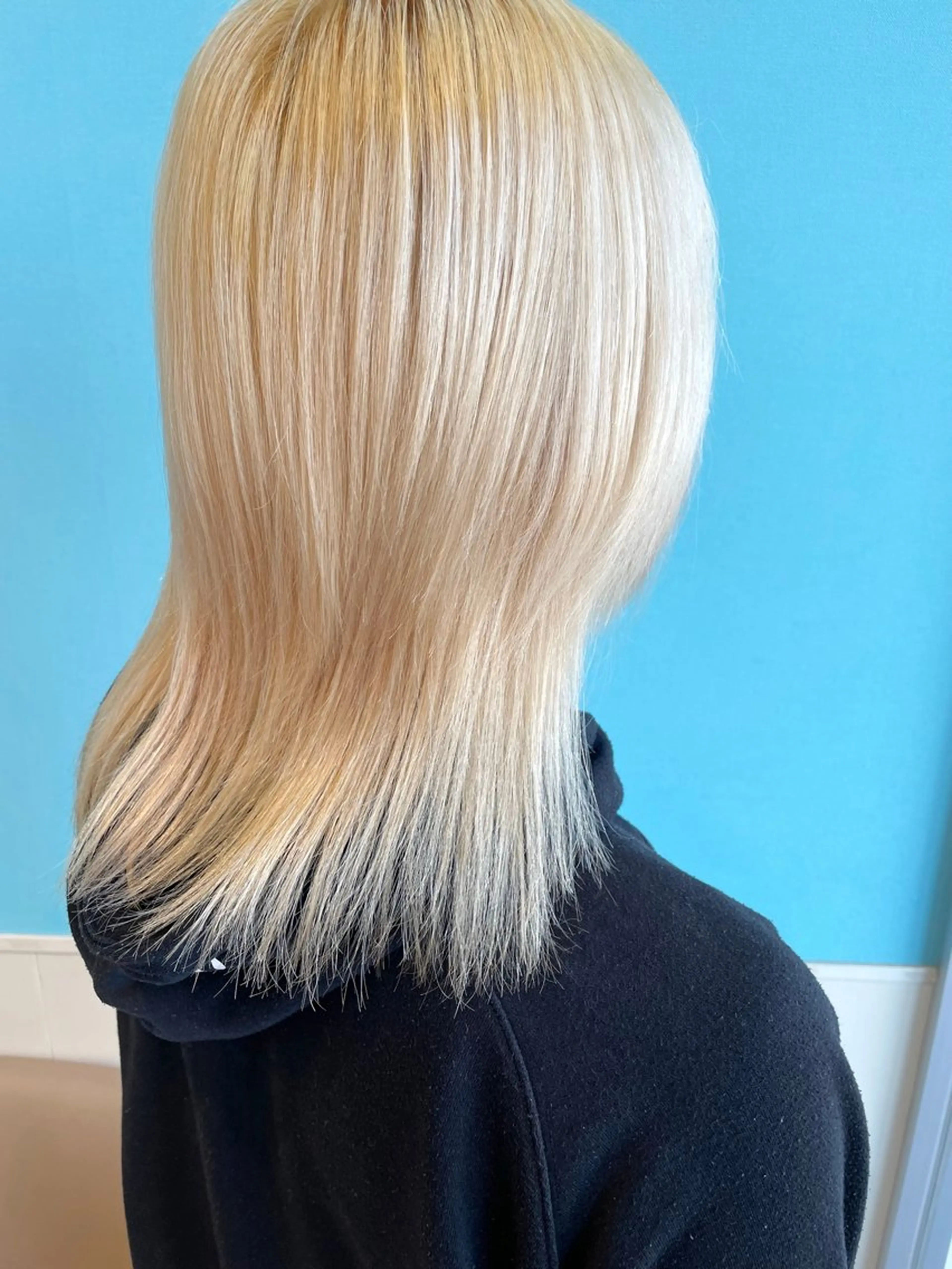 セミロング カット ヘアカラー トリートメント 日置 大智のヘアスタイル