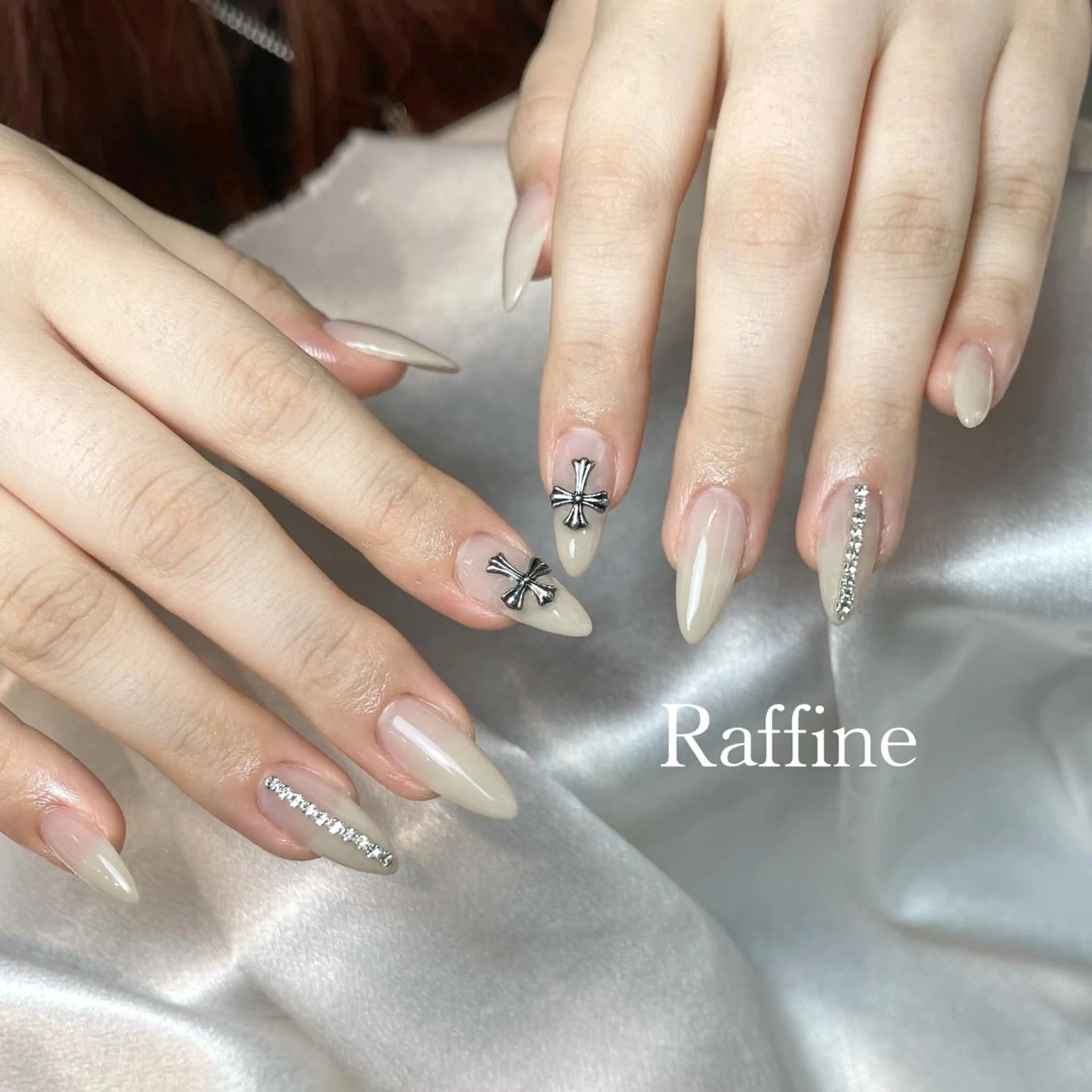 ネイル RAFFINE 月🦋🩵のネイルデザイン