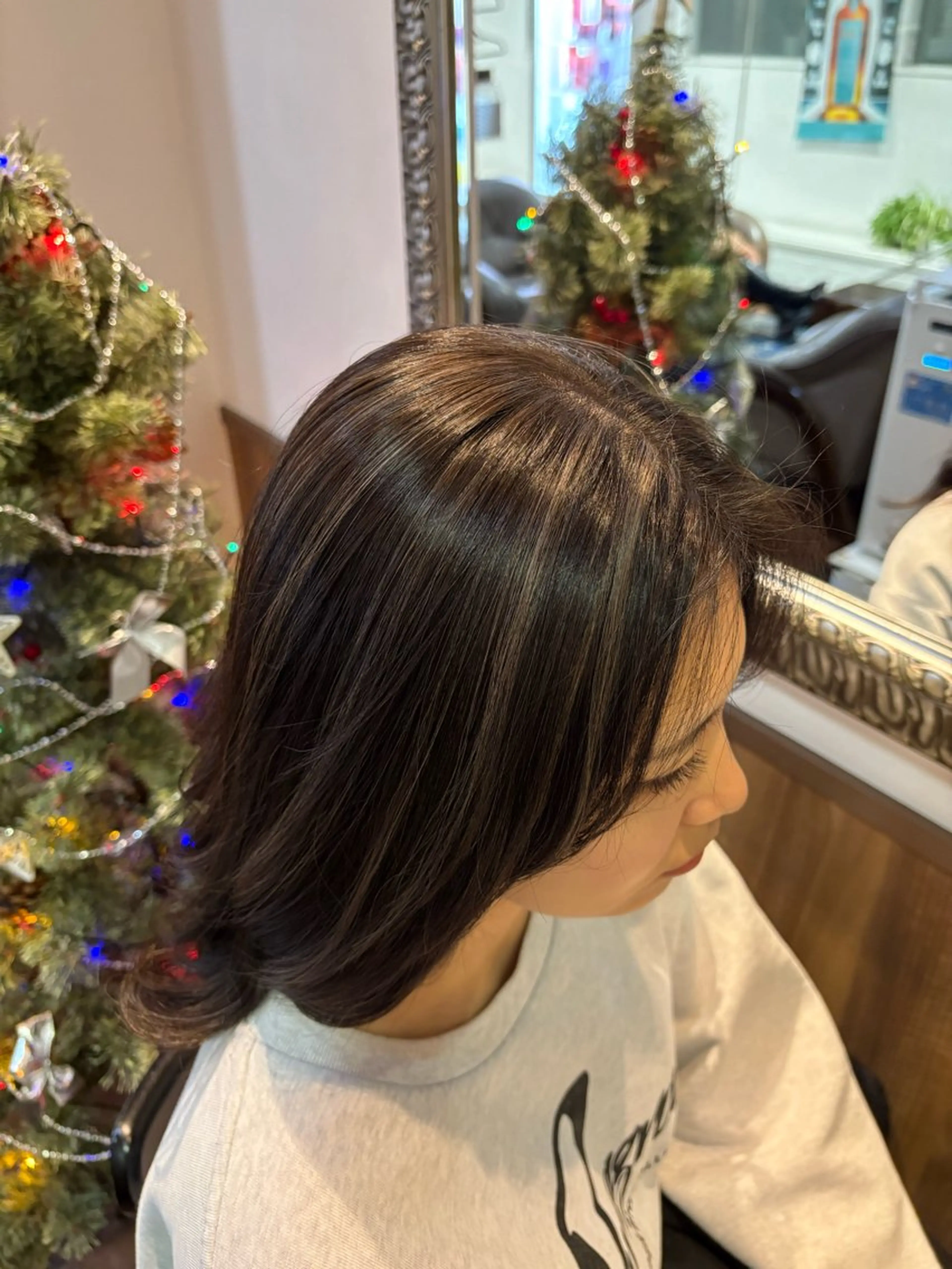 セミロング 熊田 秀佳のヘアスタイル