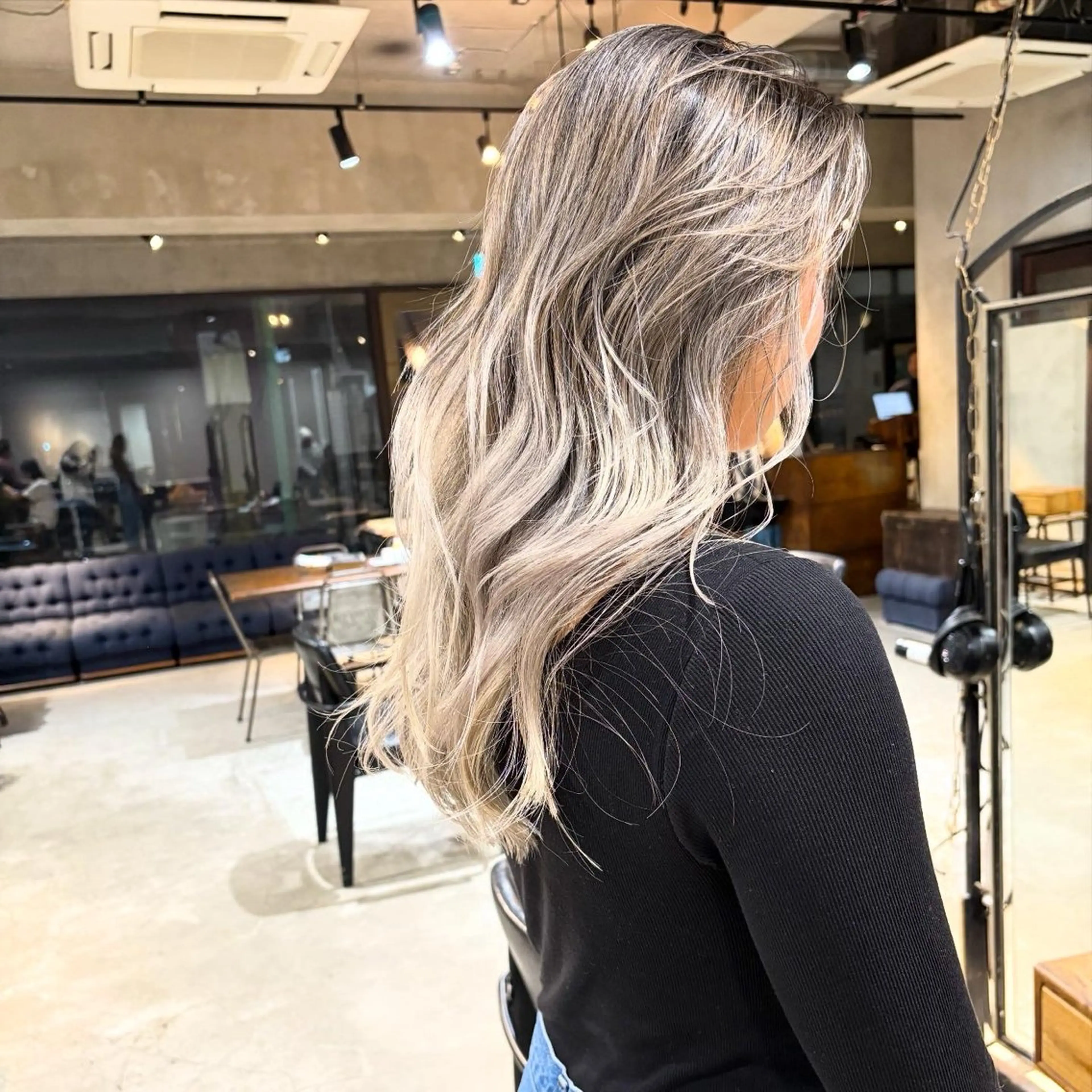 ロング カラー ヘアアレンジ カット ヘアカラー トリートメント ヘアセット ハイトーン/美髪矯正 🍃大江拓実のヘアスタイル