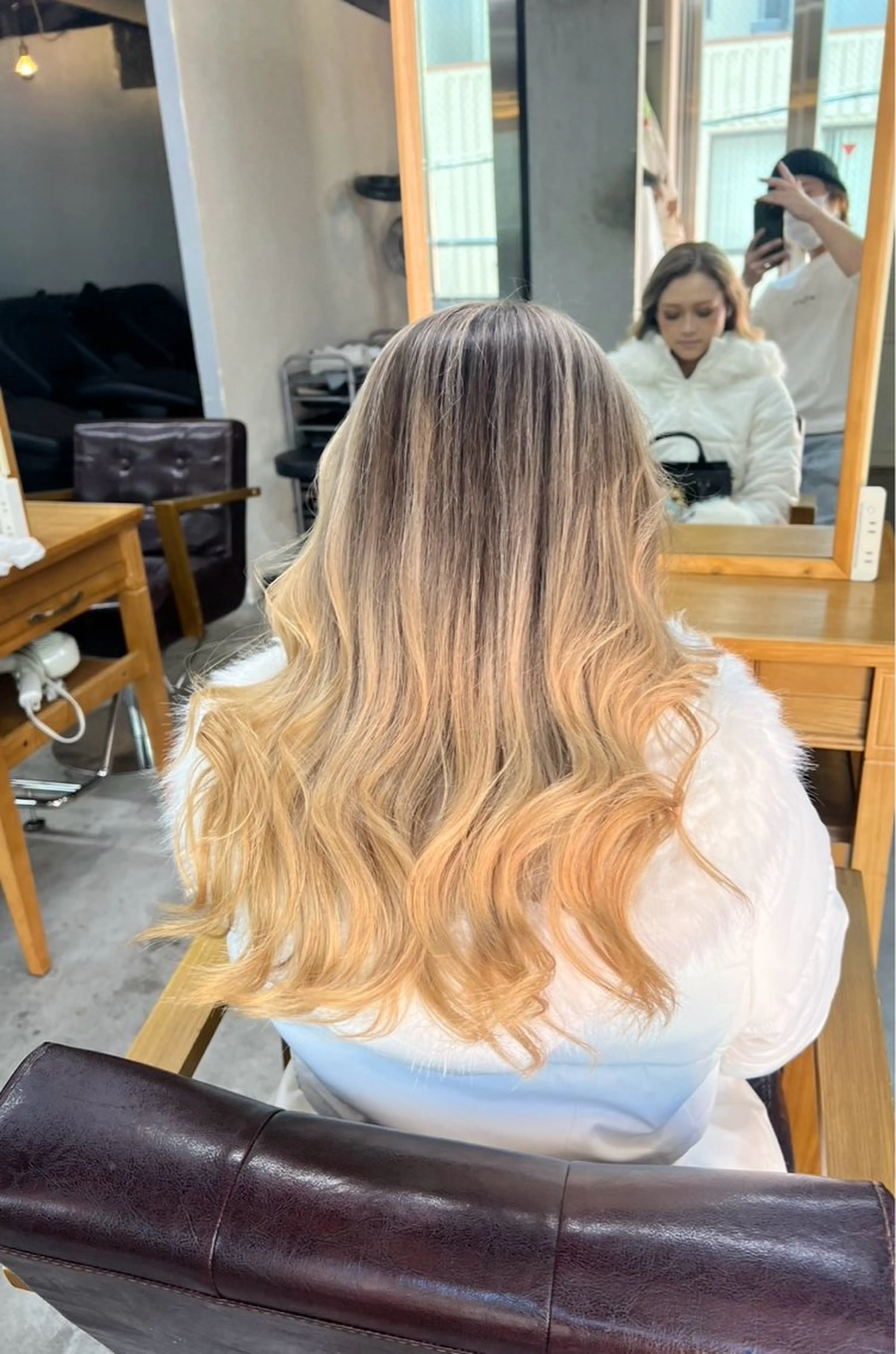 ロング カラー バレイヤージュ ベージュカラー ホワイトベージュ レイヤーカット ヘアカラー トリートメント ROBIN所属・指名数No.1 /NAOYAのヘアスタイル