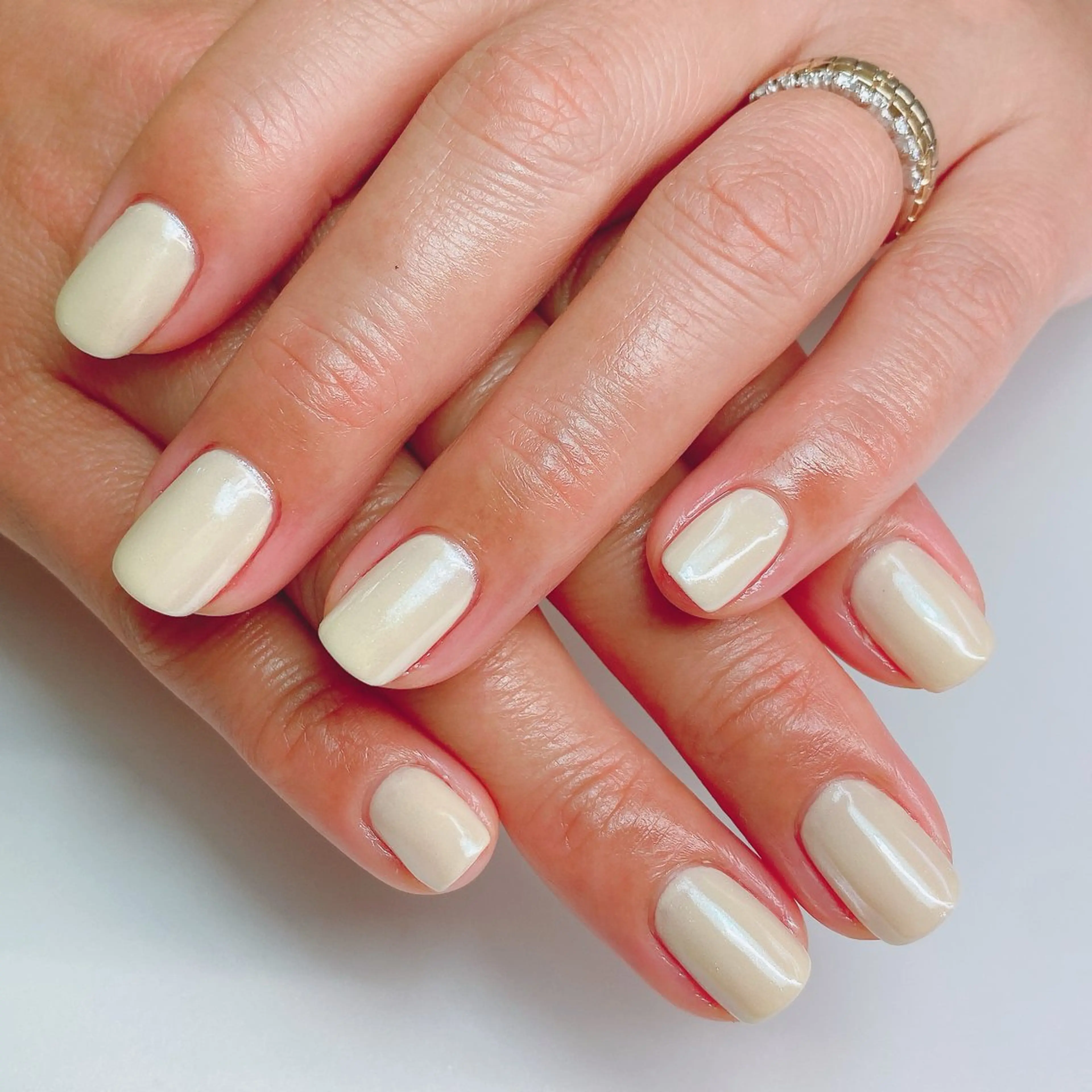 ネイル ミラーネイル 石原 夕華のネイルデザイン