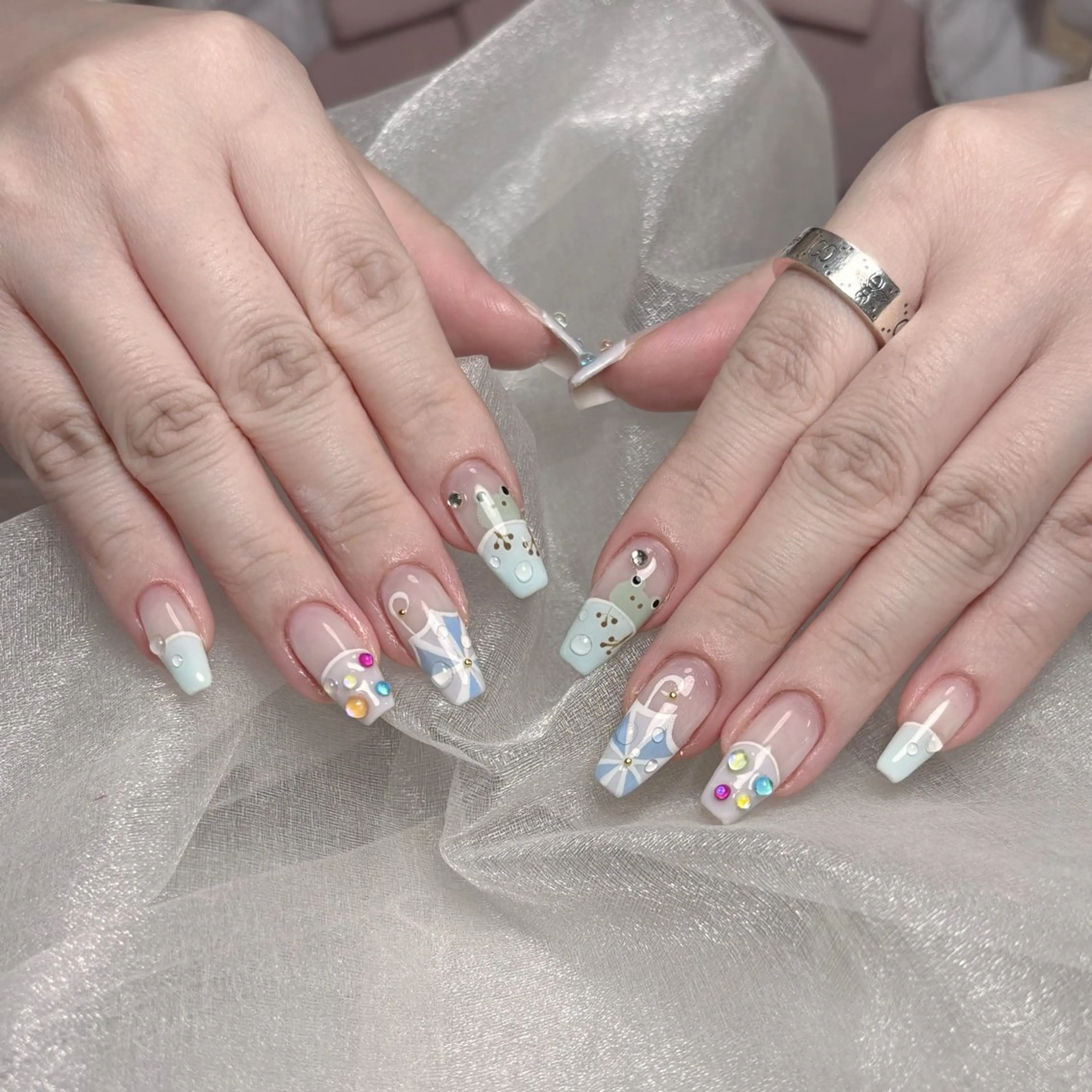 ネイル ハンドネイル Maggie. Rのネイルデザイン