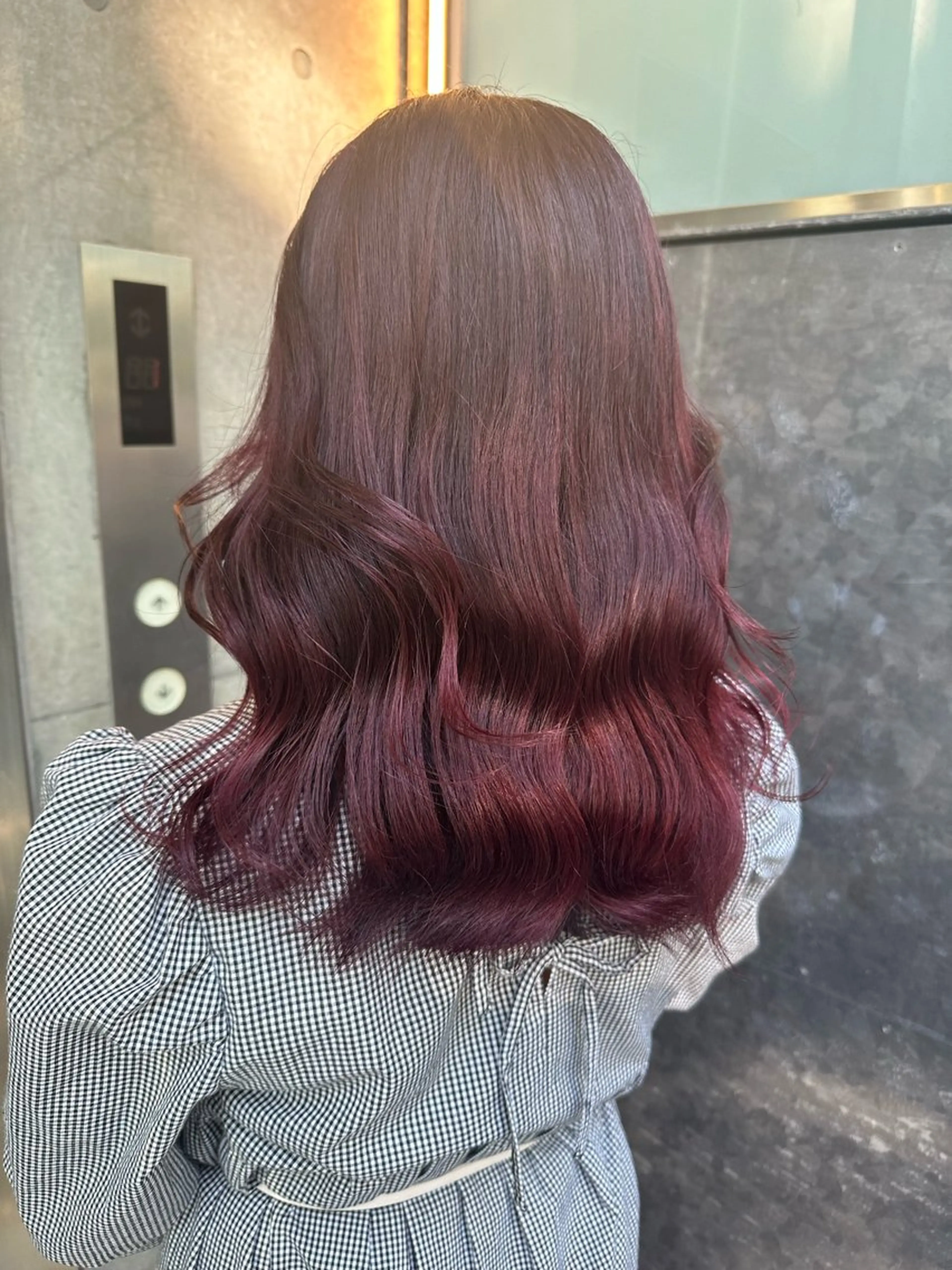 ミディアム ✴︎TO-MA✴︎ レッドカラー/透明感のヘアスタイル