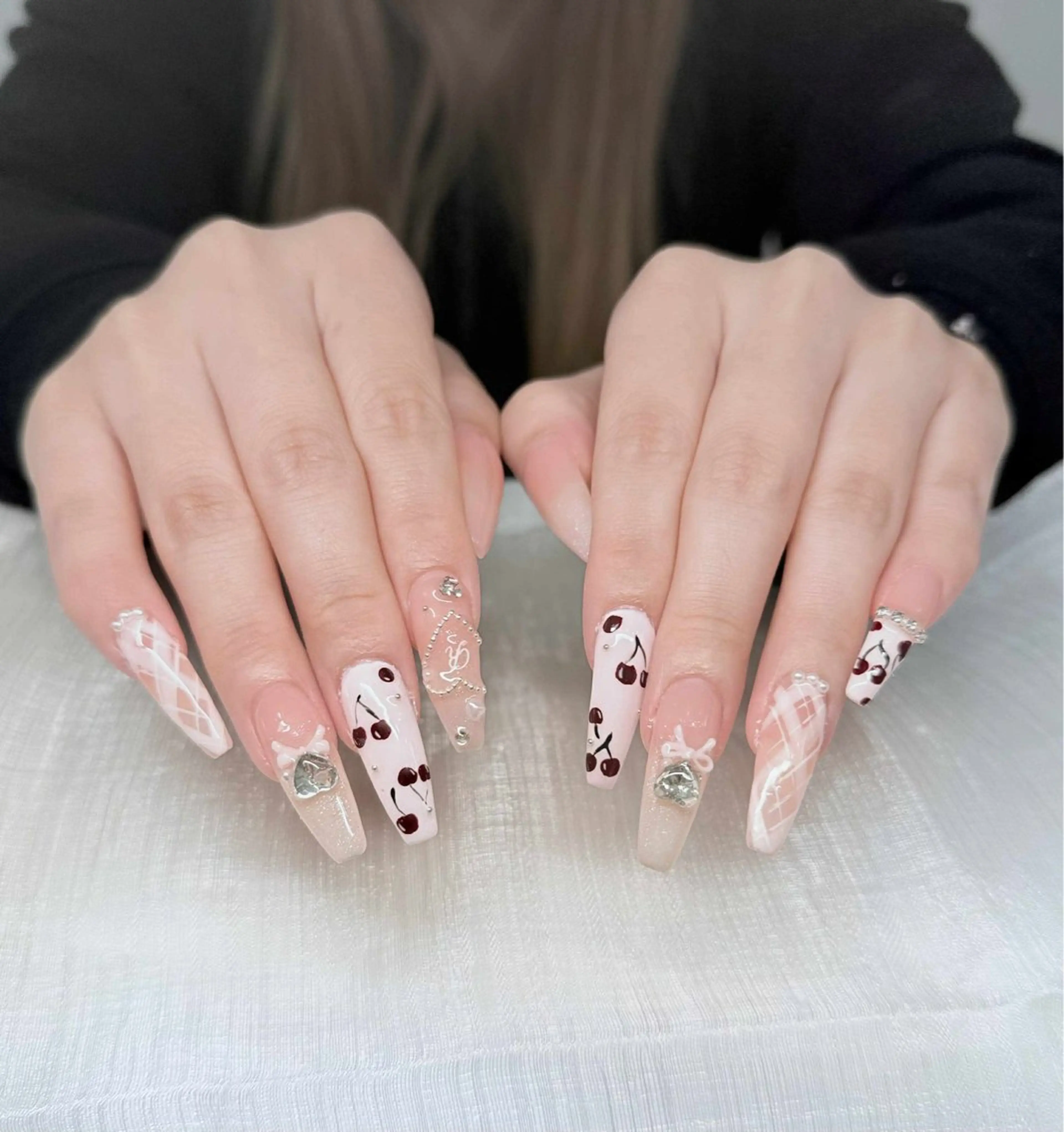 ネイル 長さ出し グラデーション 卒業式 キラキラネイル マグネットネイル ハンドネイル Lee Nailsのネイルデザイン