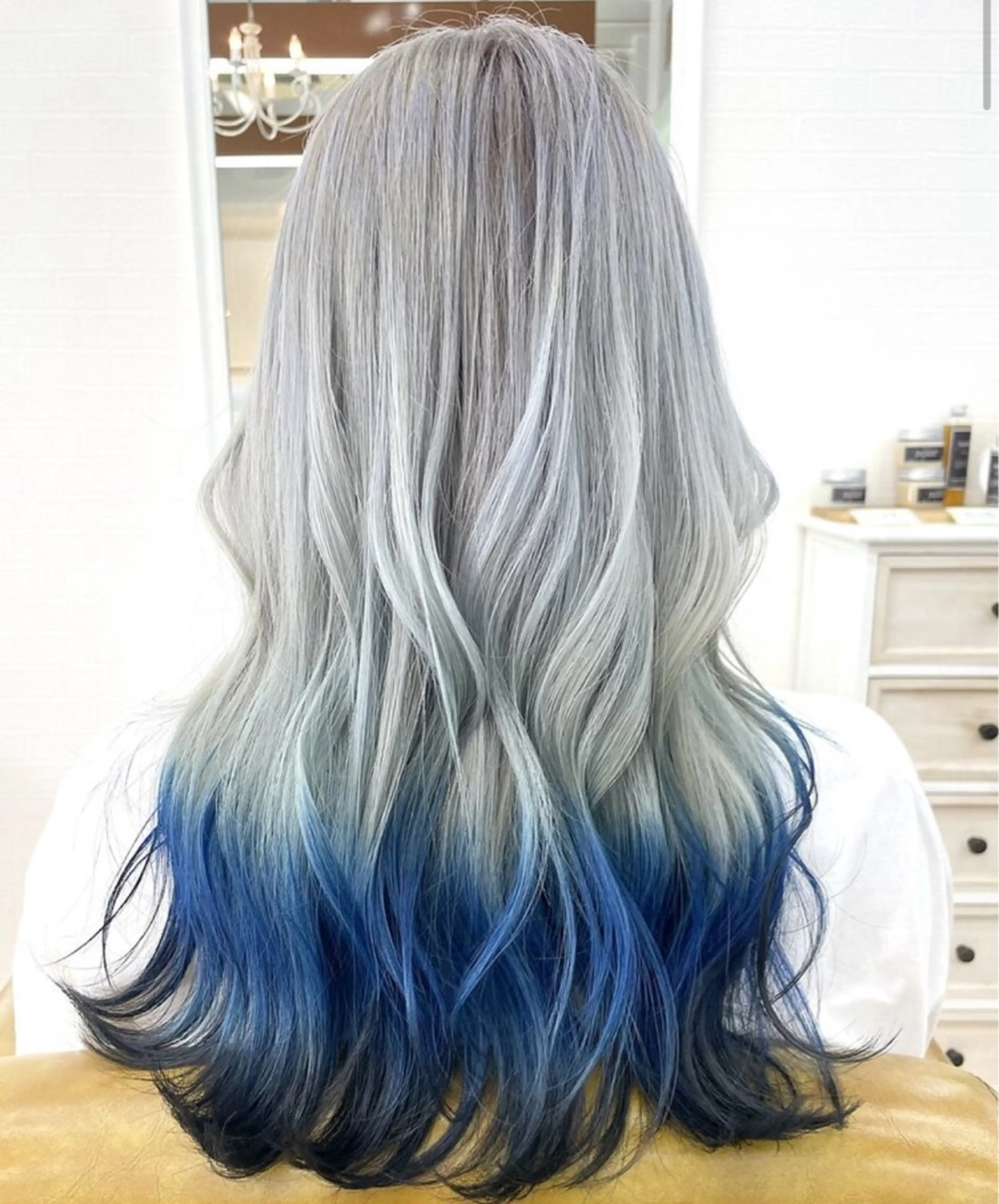 撮影モデル【期間限定】ブリーチ1回(希望の色味によって料金変わります)2回ブリーチの場合+5000円になります!の写真