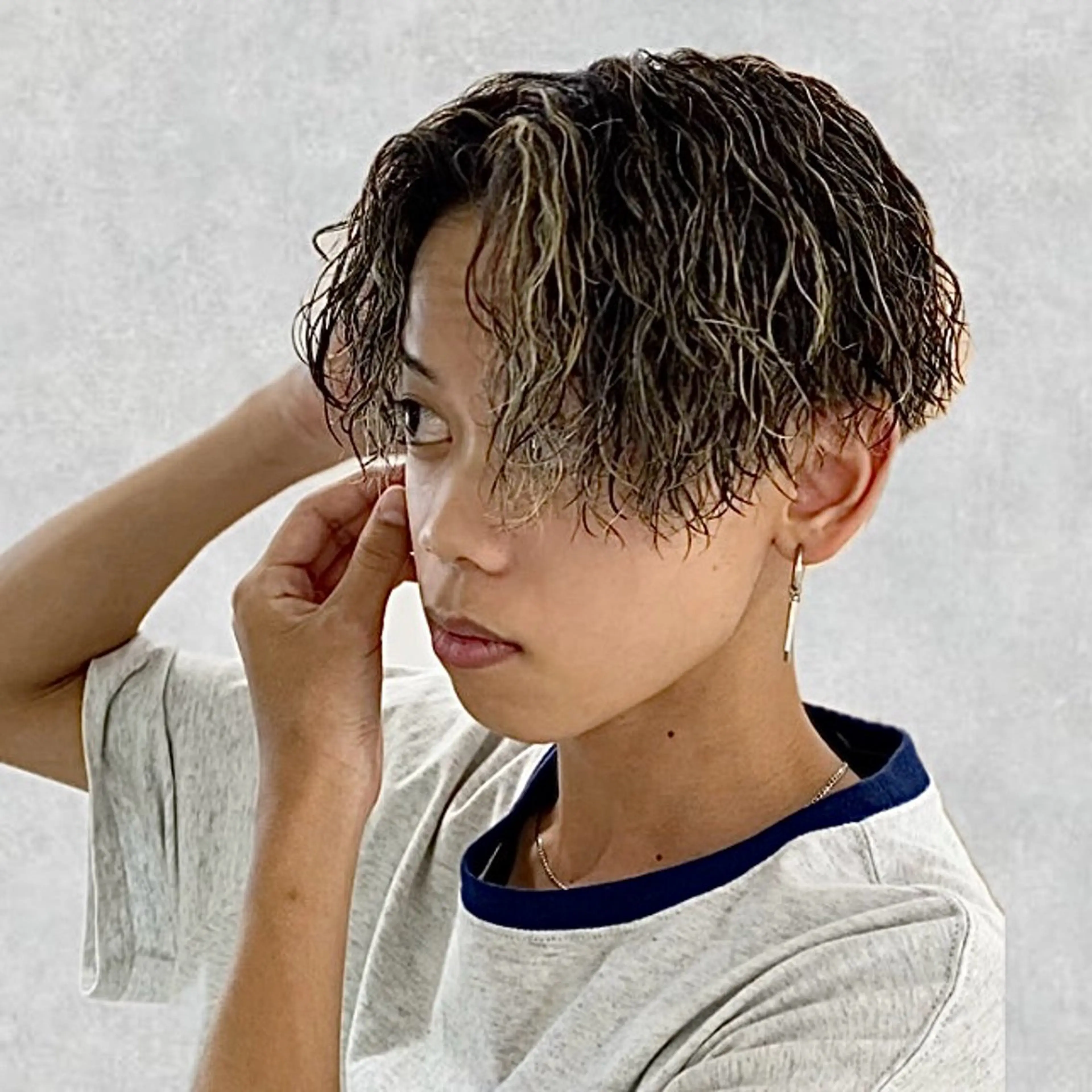 ミディアム カラー パーマ メンズ ミディアムパーマ メンズメッシュ メンズパーマ ツイストスパイラルパーマ メッシュ JiN HAiR所属・立川メンズパーマ職人 /MASAのヘアスタイル