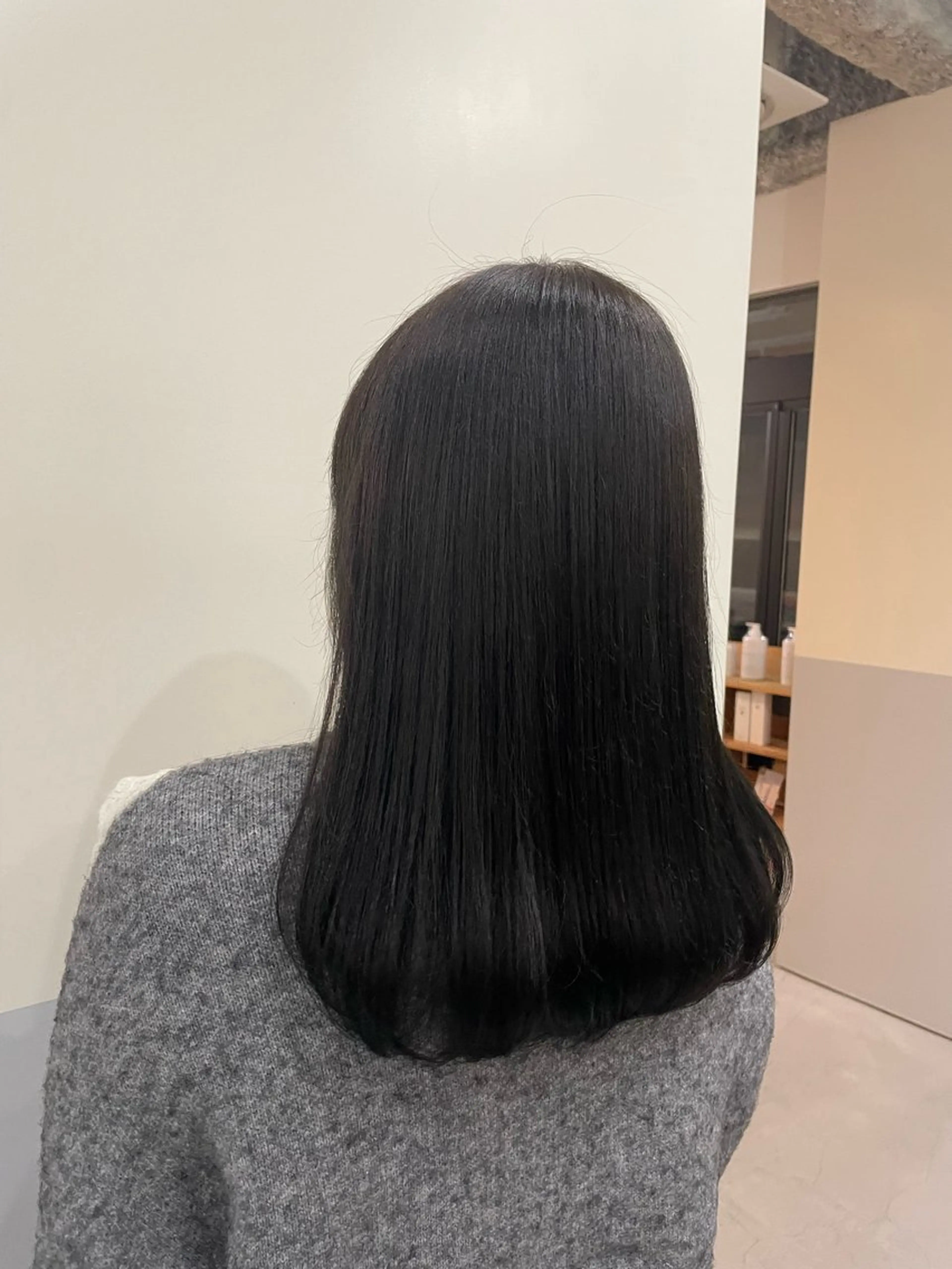 ミディアム カラー 鈴木 美由華のヘアスタイル