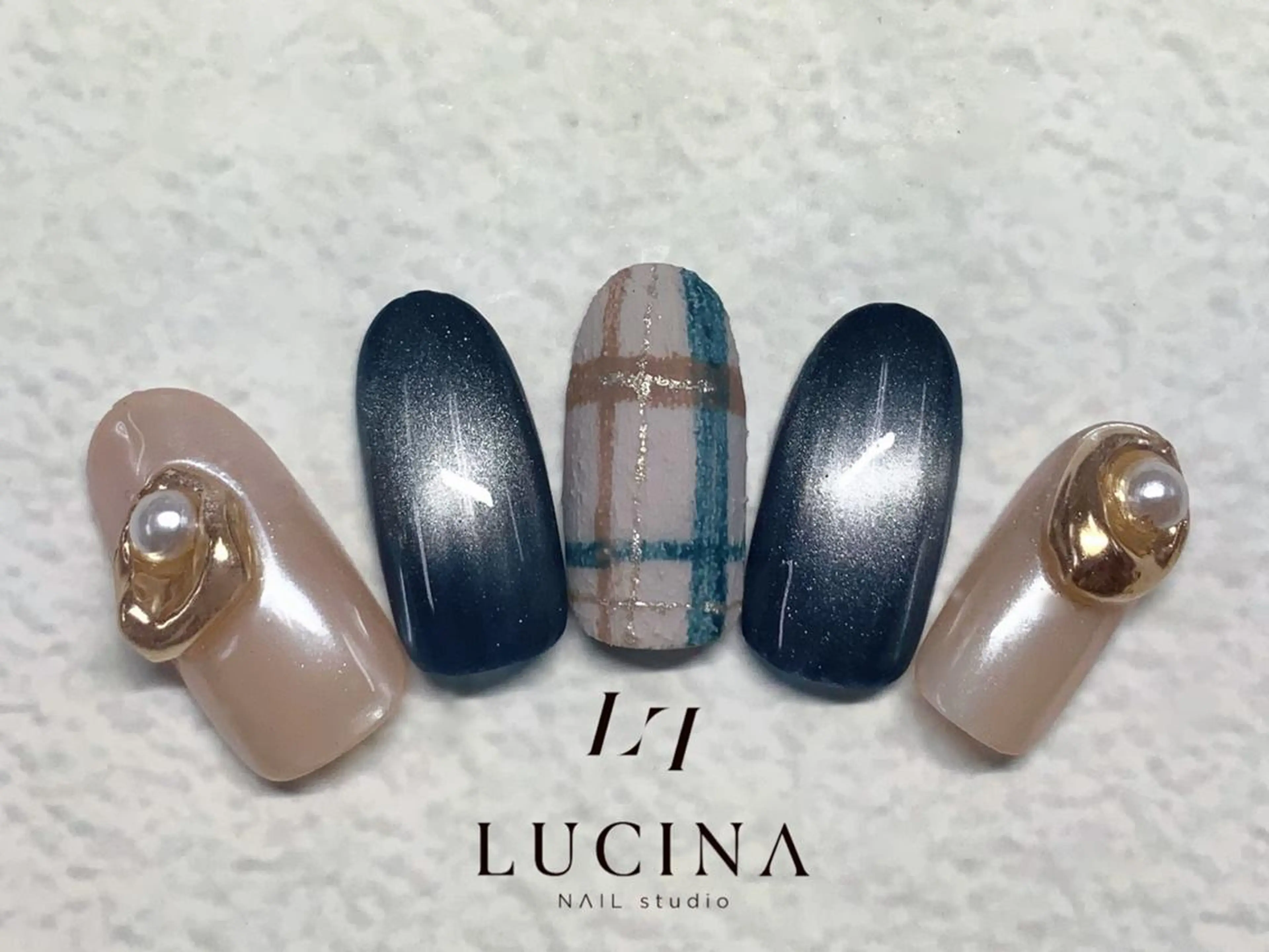 ネイル クリアネイル 長さ出し フットネイル フレンチネイル ジェルネイル ハンドネイル 新橋 ルキナ スタッフのネイルデザイン