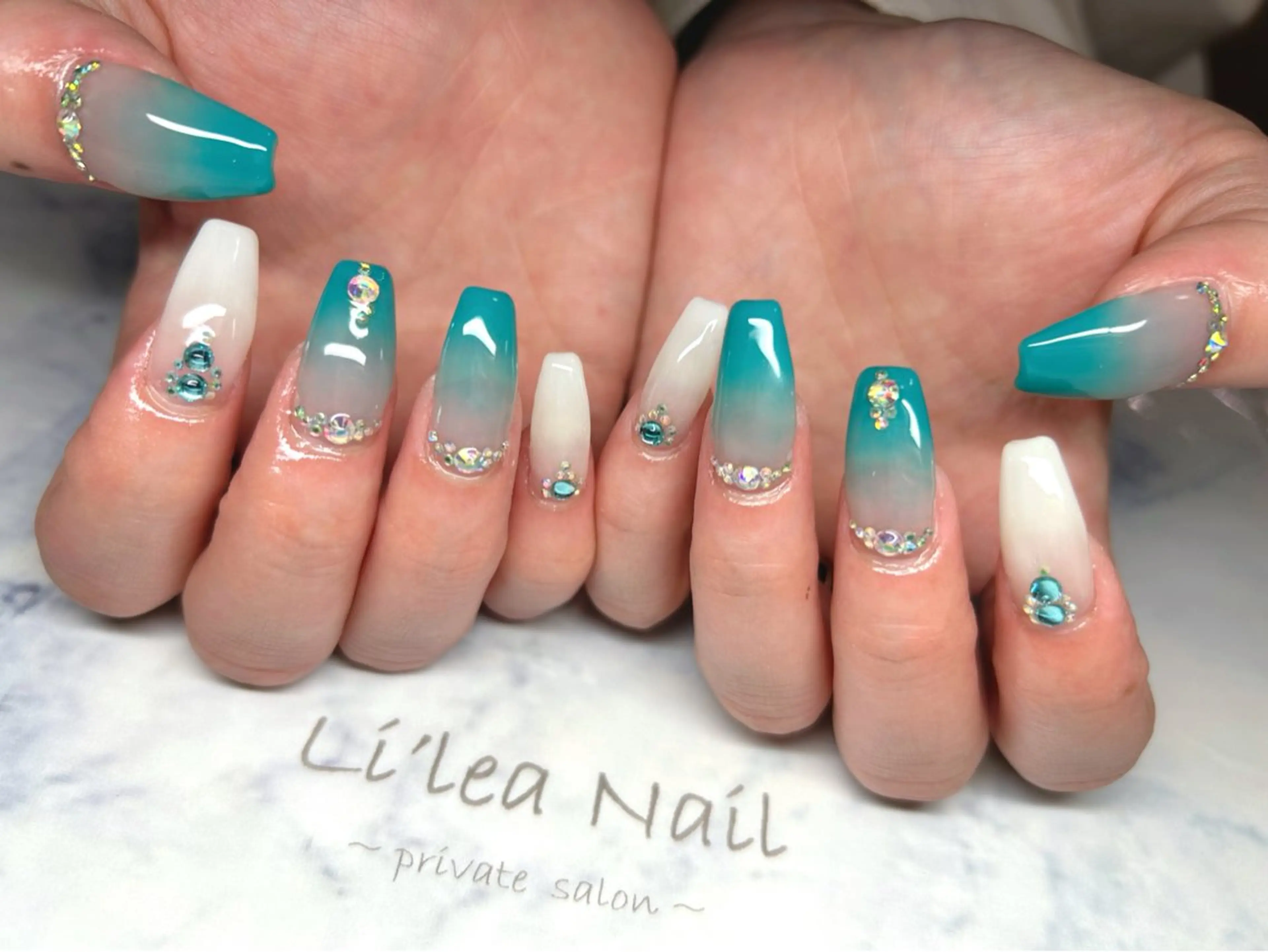 ネイル ハンドネイル Li'leaNail AINAのネイルデザイン