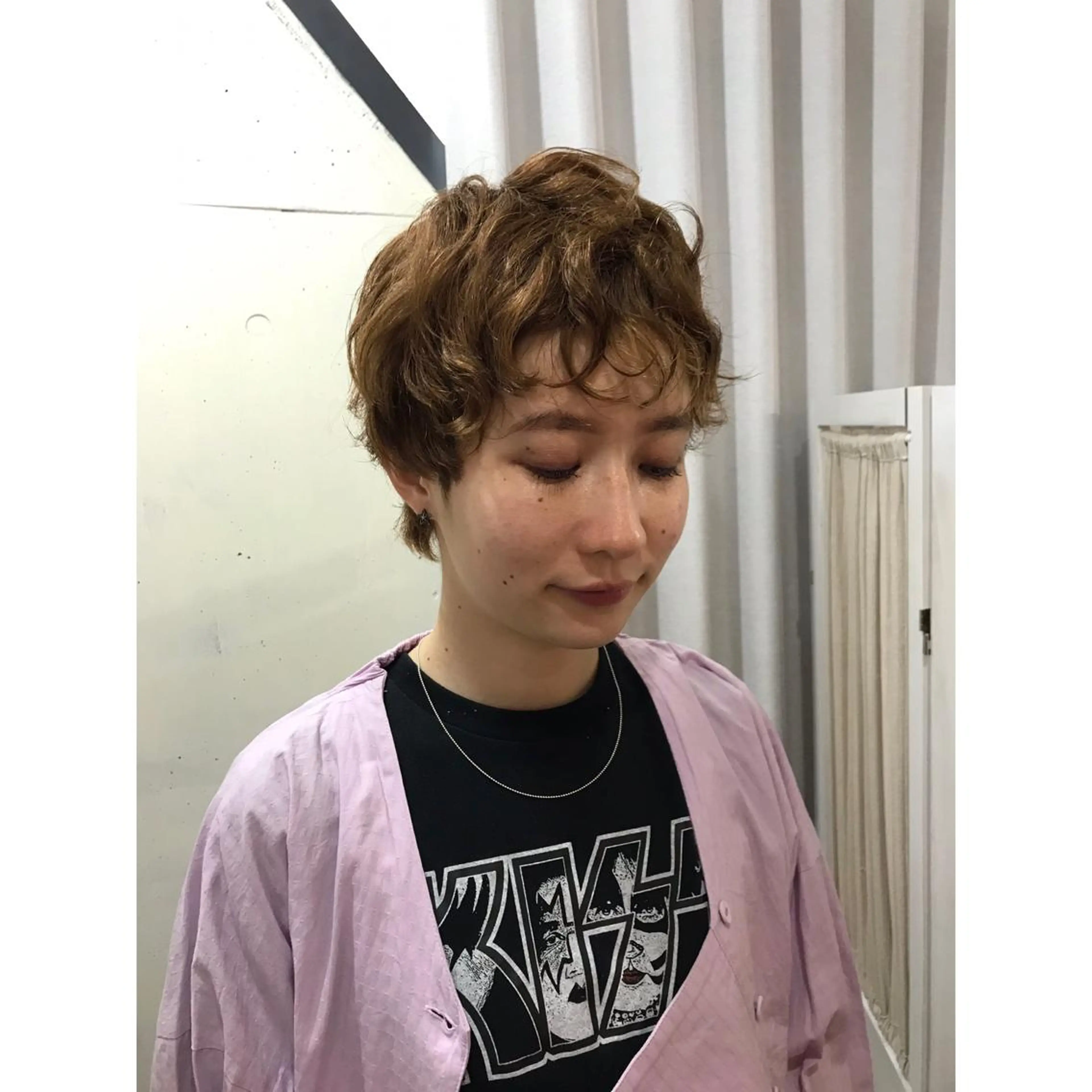 ショート くせ毛 corona hairdesign KAZUE MAEDA所属・マエダ　カズエ🫶 coronahairのヘアスタイル