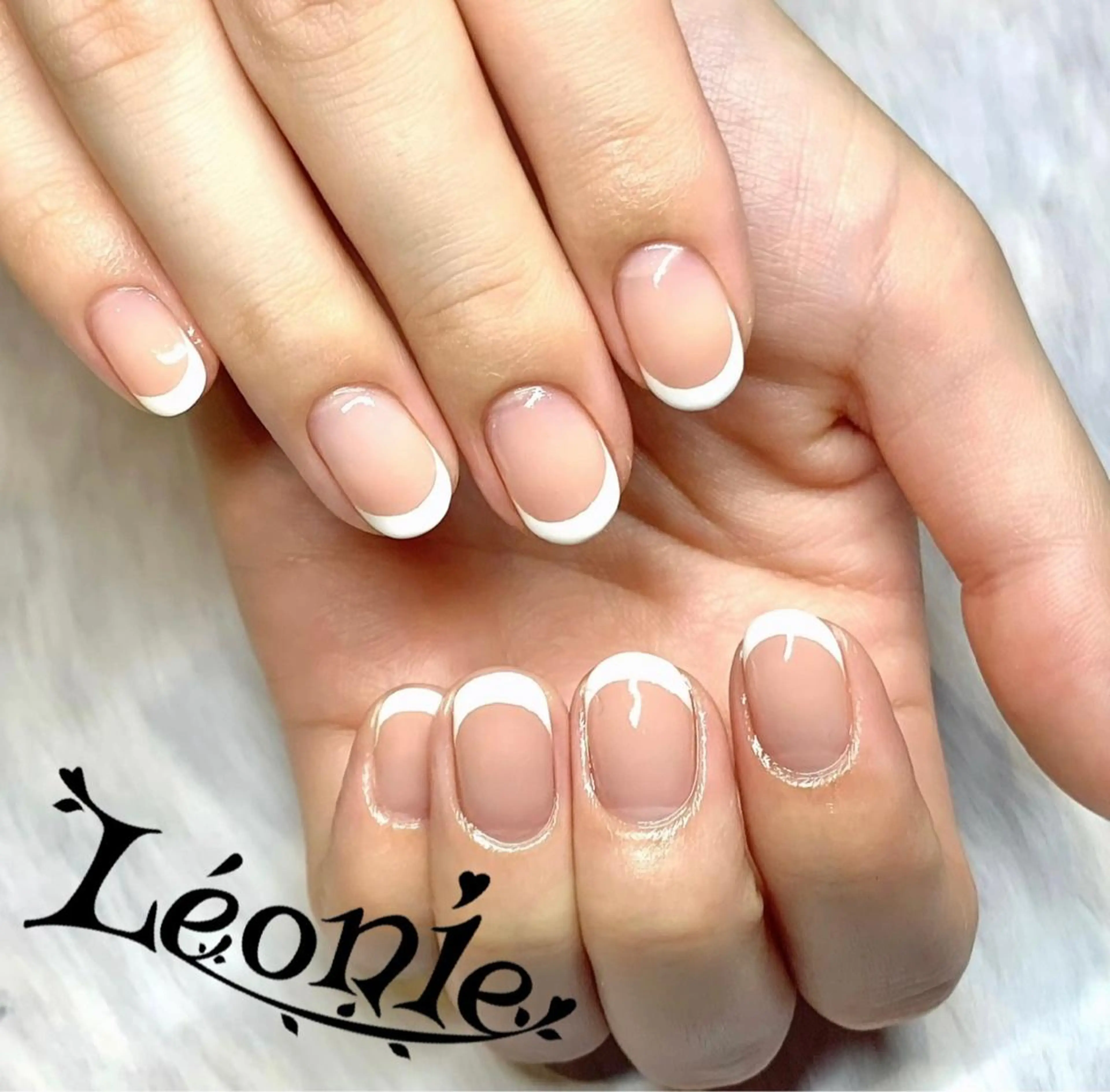 ネイル フレンチネイル Leonie やまざきのネイルデザイン