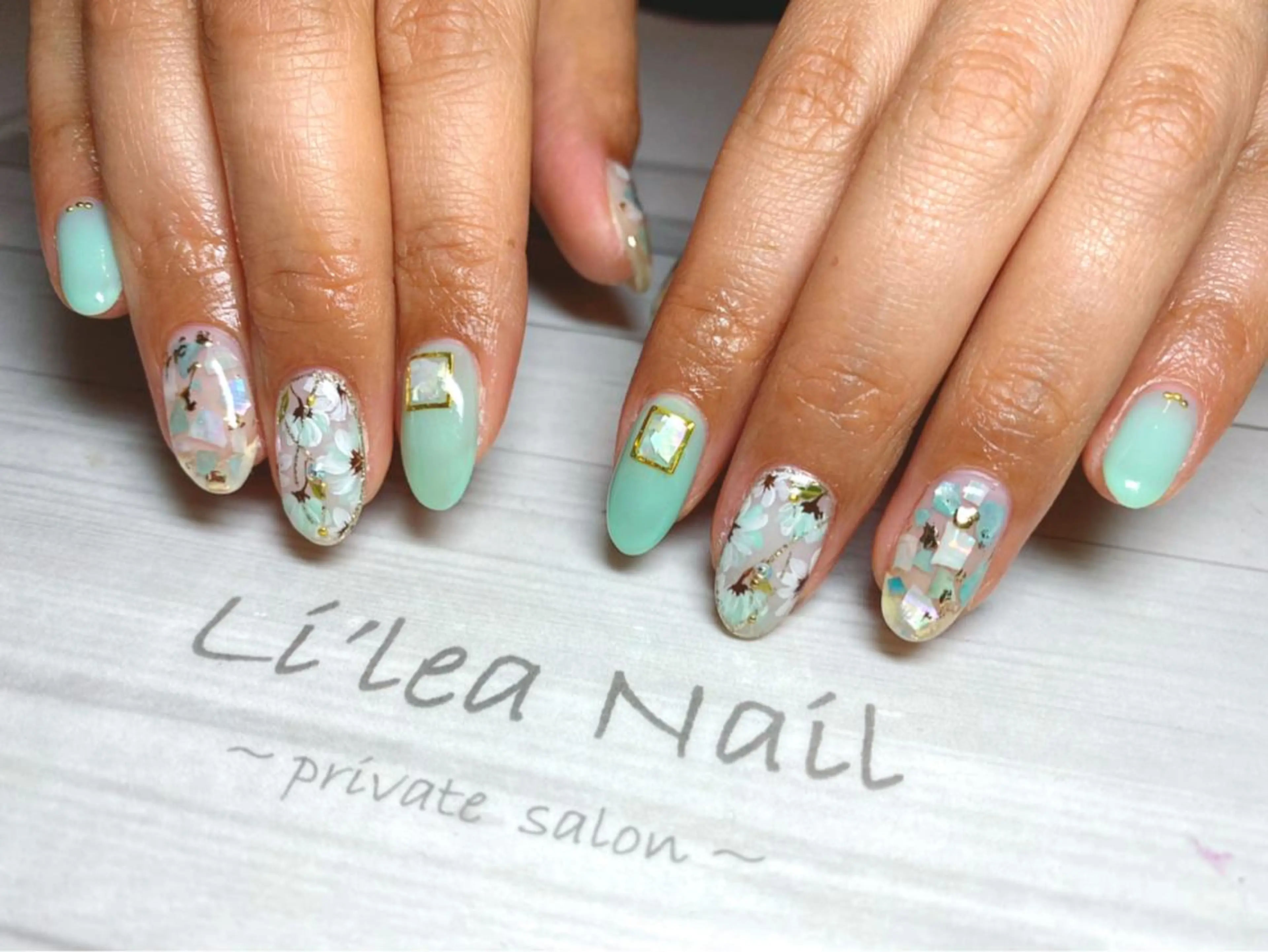 ネイル Li'leaNail AINAのネイルデザイン
