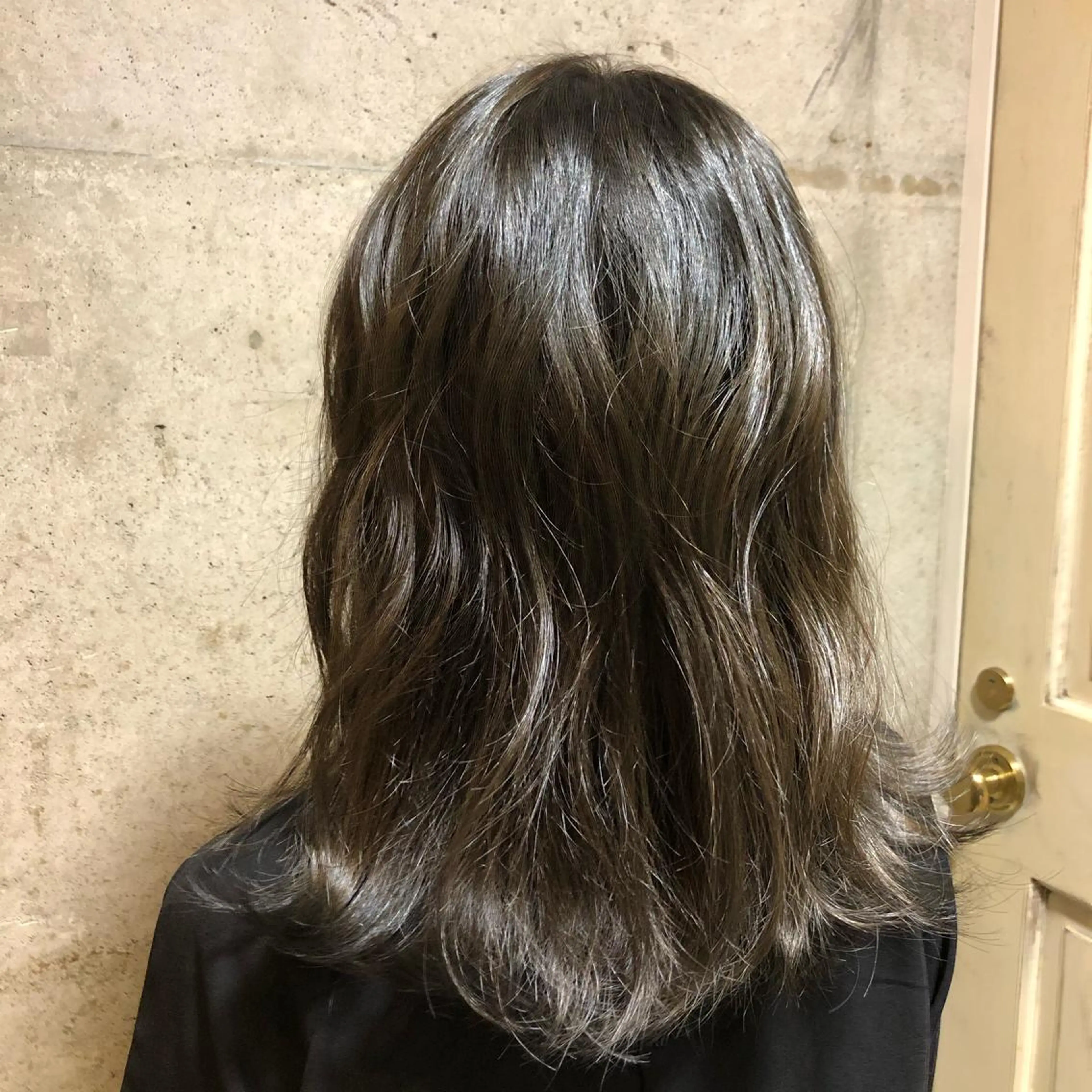 ミディアム カラー アッシュ ベージュカラー 透明感カラー グレージュ やすだ しおりのその他イメージ