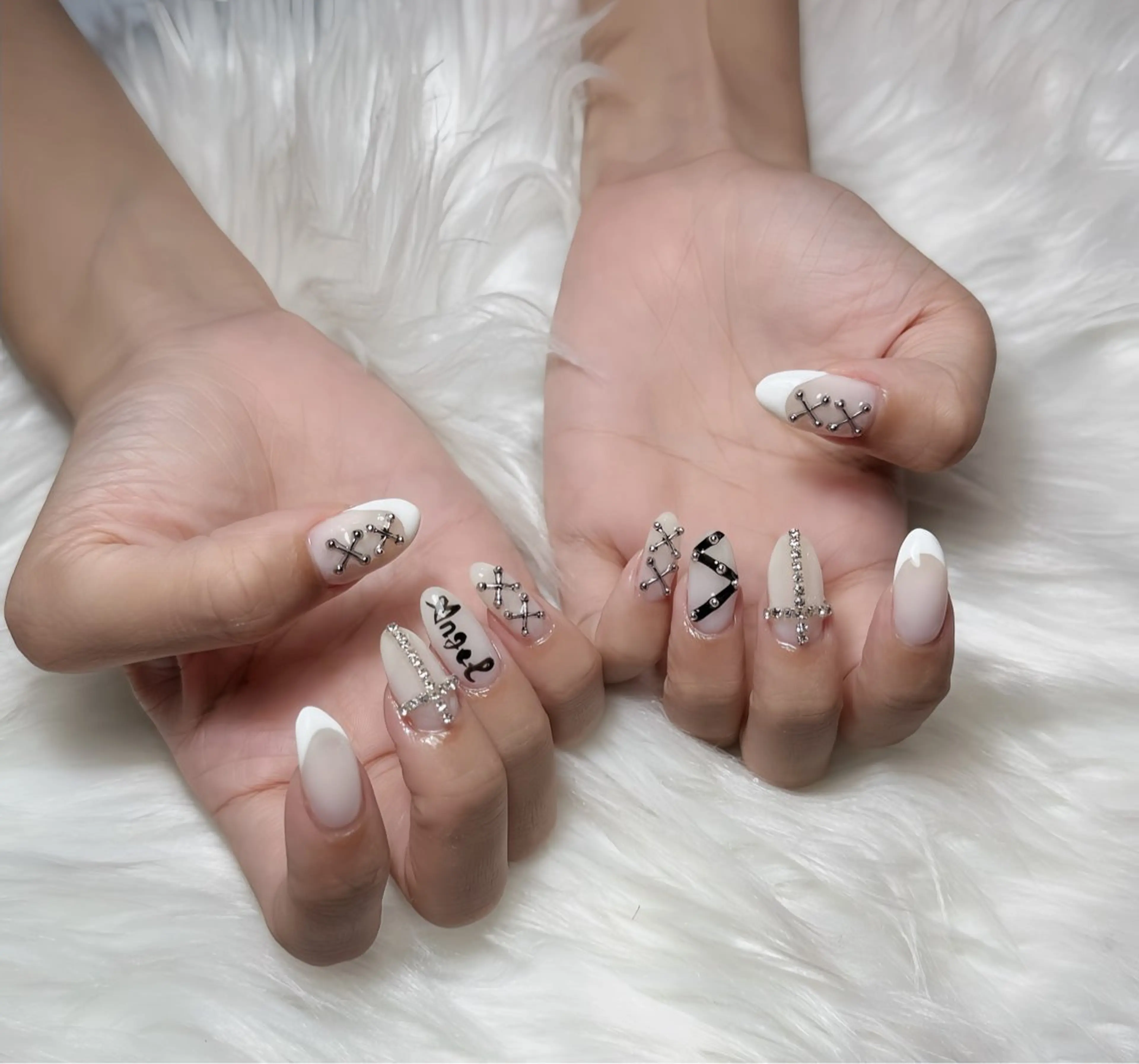 ネイル オーロラネイル チークネイル フットネイル フレンチネイル ジェルネイル ハンドネイル ハンドケア Nichi Nails❤️のネイルデザイン