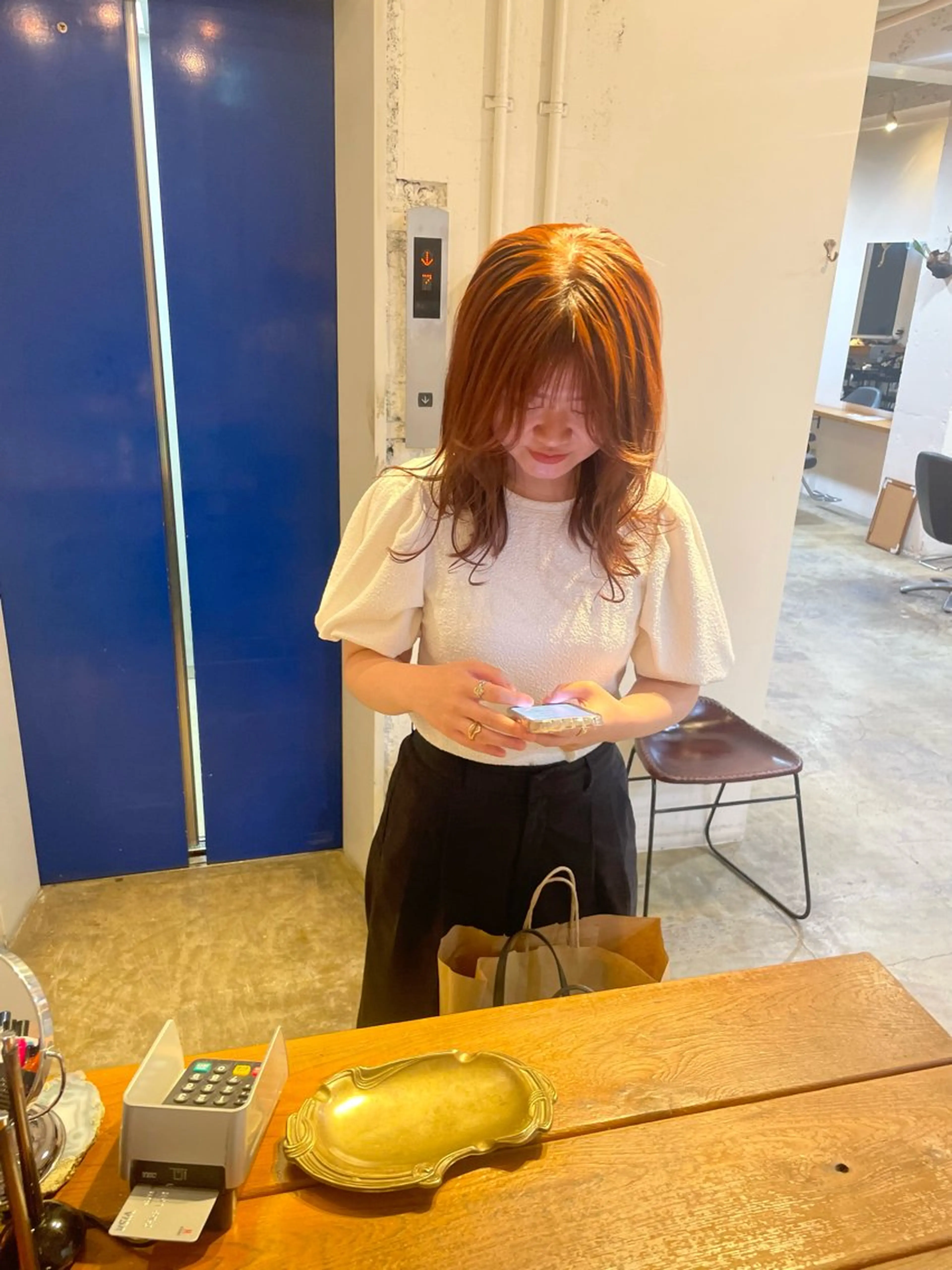 ミディアム カラー ベージュカラー オレンジ オレンジベージュ MIOベージュカラー 柔らかいカラーのヘアスタイル