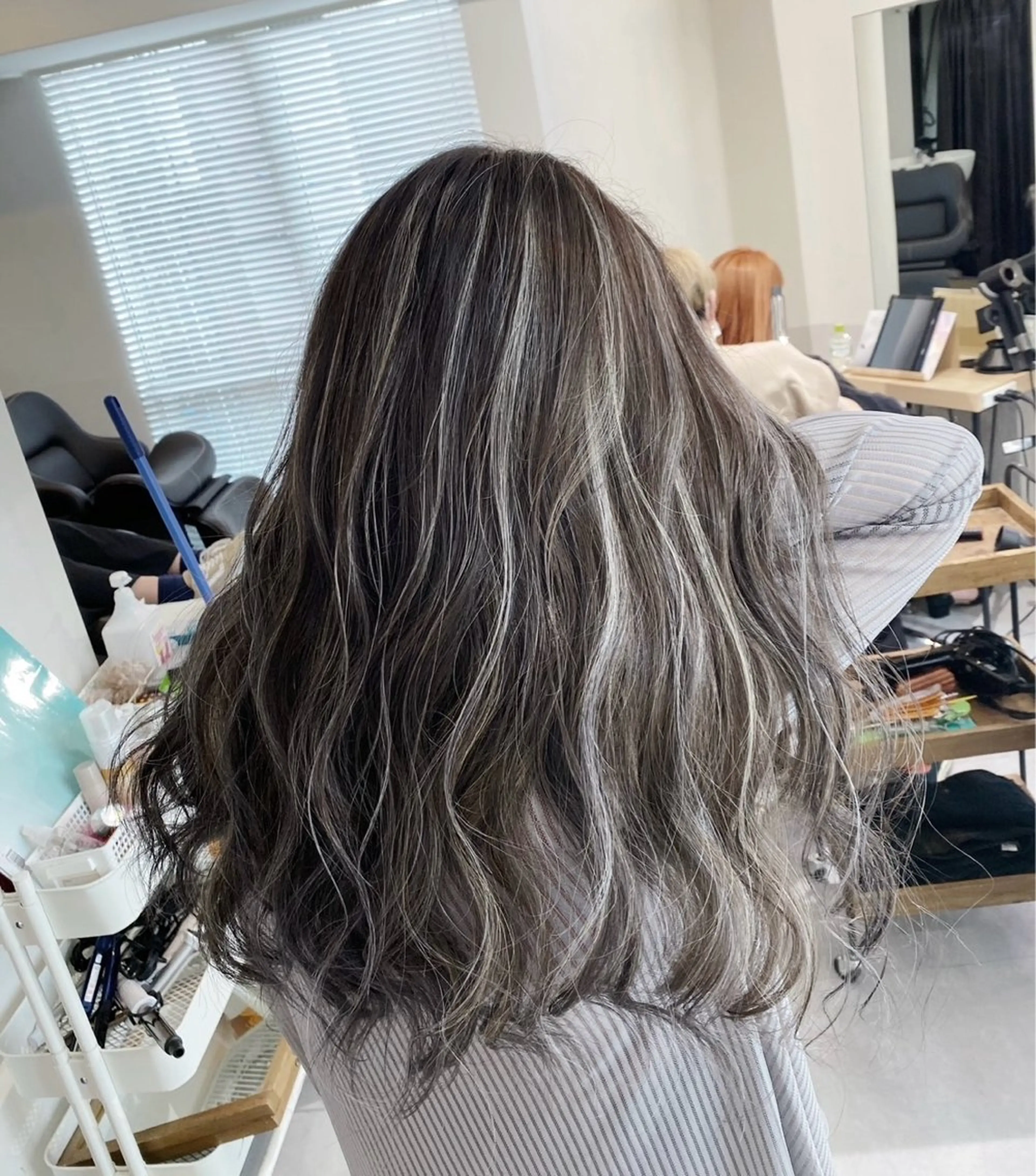 セミロング カラー ダークグレー ダークグレージュ グレージュ ハイライトカラー ハイライト ヘアカラー トリートメント ROBIN所属・指名数No.1 /NAOYAのヘアスタイル