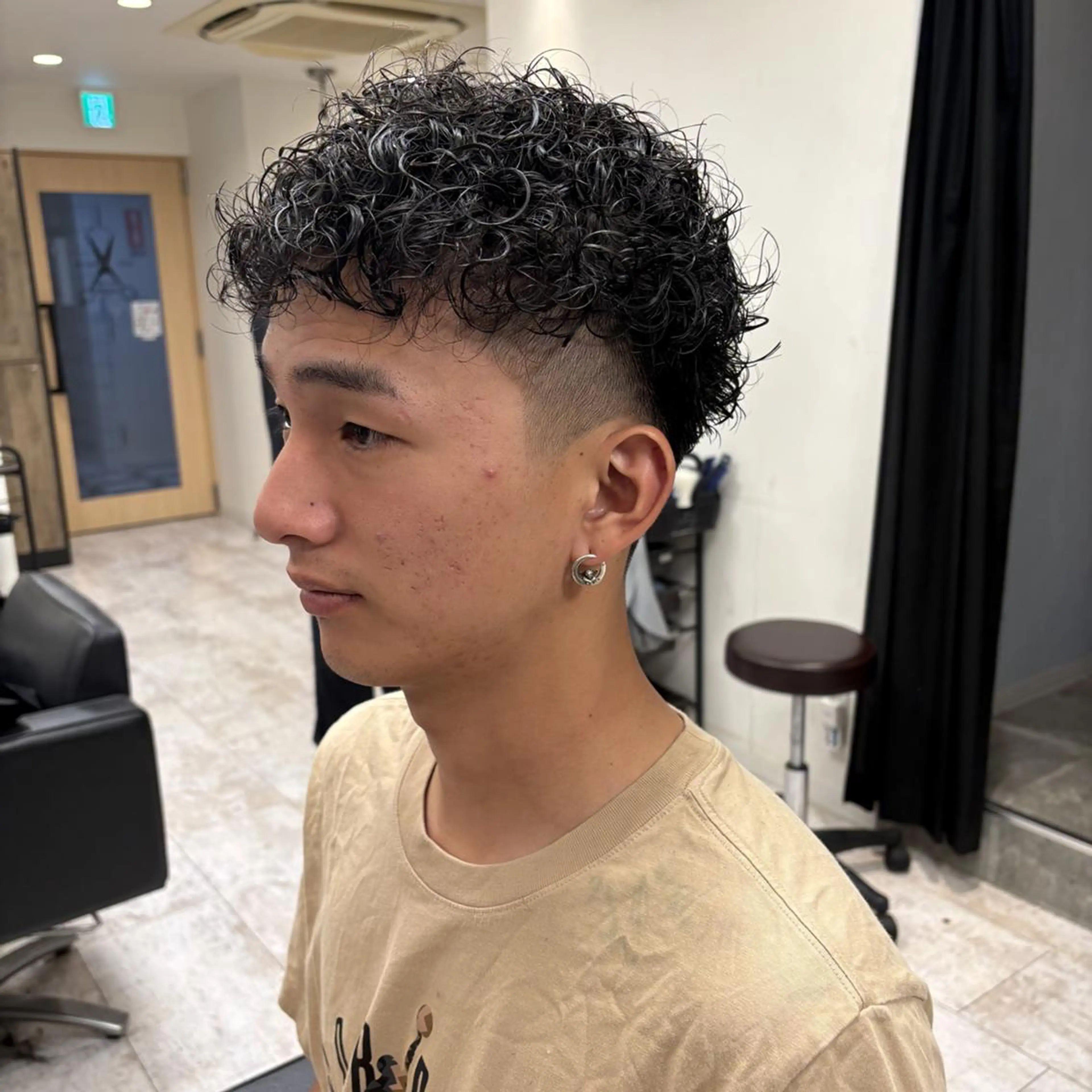 パーマ メンズ メンズパーマ プードルパーマ 刈り上げ プードルパーマ 田渕 涼/メンズヘア特化のヘアスタイル