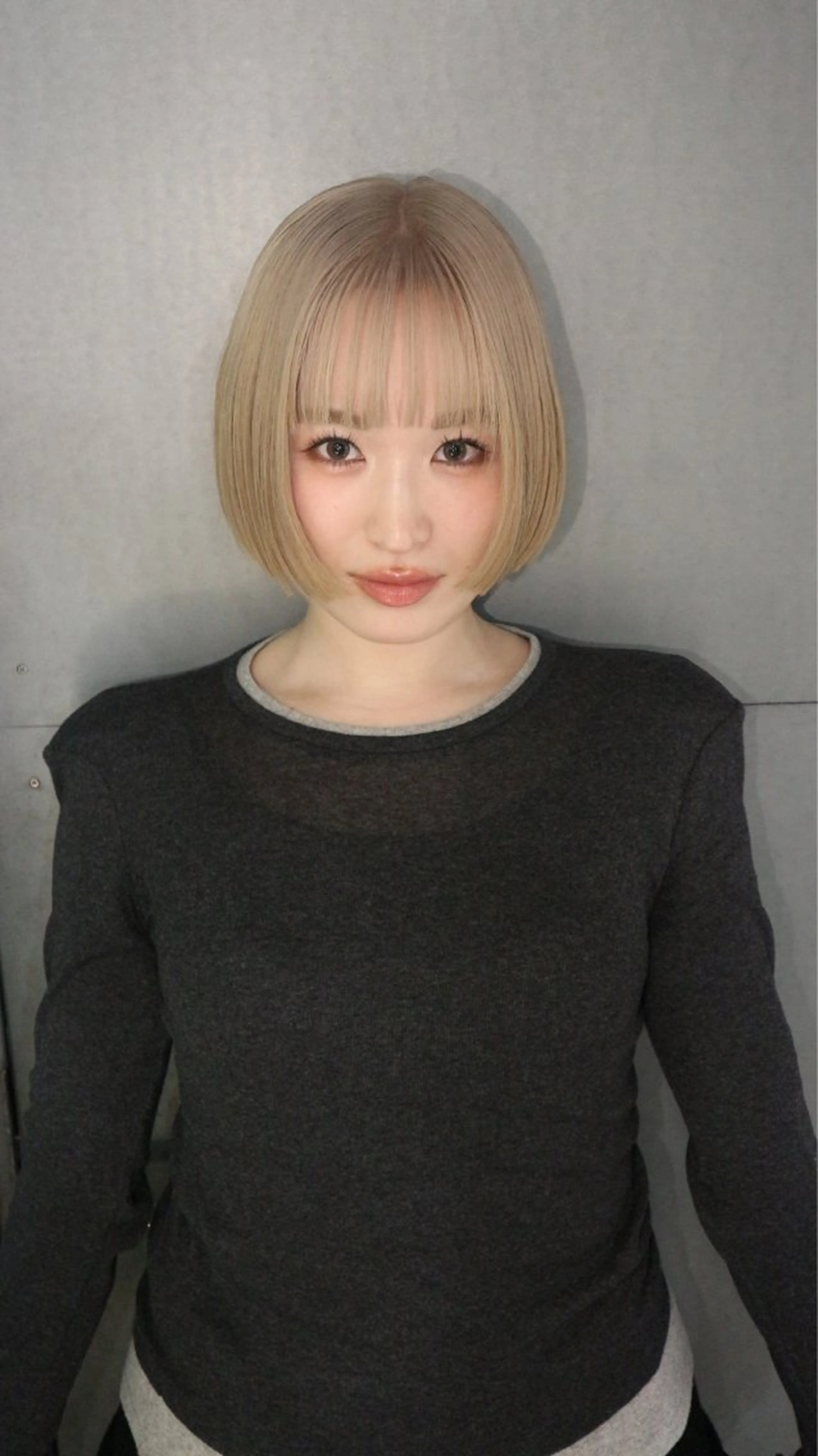 ショート カラー DOULAQ所属・AKO .のヘアスタイル