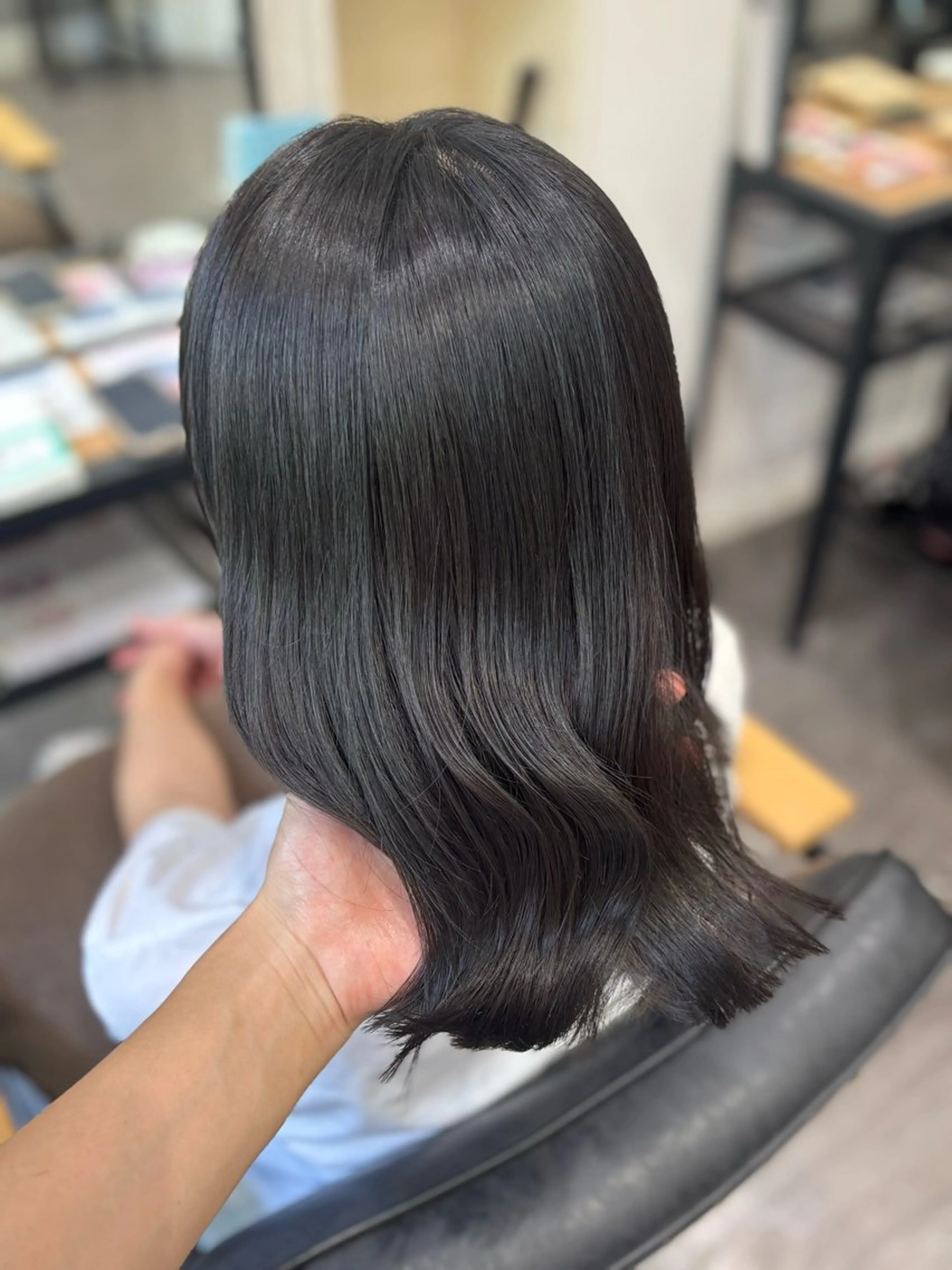 カラー アッシュ アッシュグレー アッシュグレージュ グレージュ カット ヘアカラー トリートメント cocotte宜喜 弘希のヘアスタイル